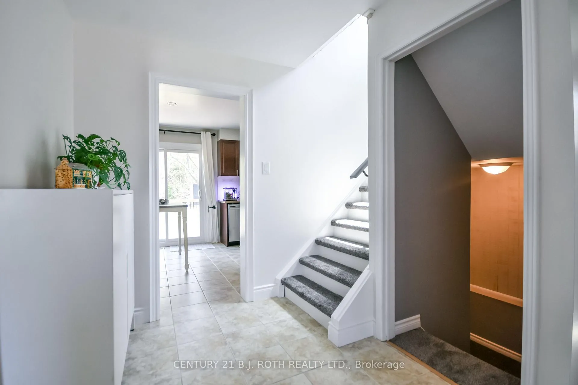 Photo 15 of 55 Moon Drive, Barrie, Ardagh — HOMEH