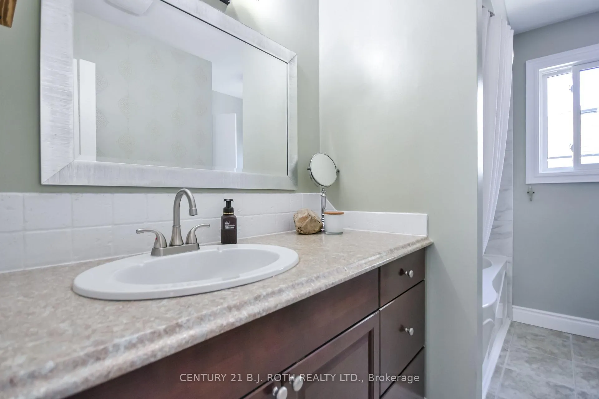 Photo 22 of 55 Moon Drive, Barrie, Ardagh — HOMEH