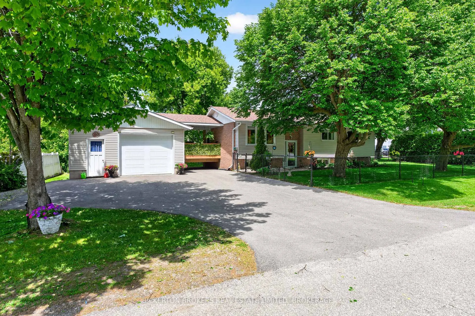 Photo 1 of 90 Ann Street, Gananoque — HOMEH