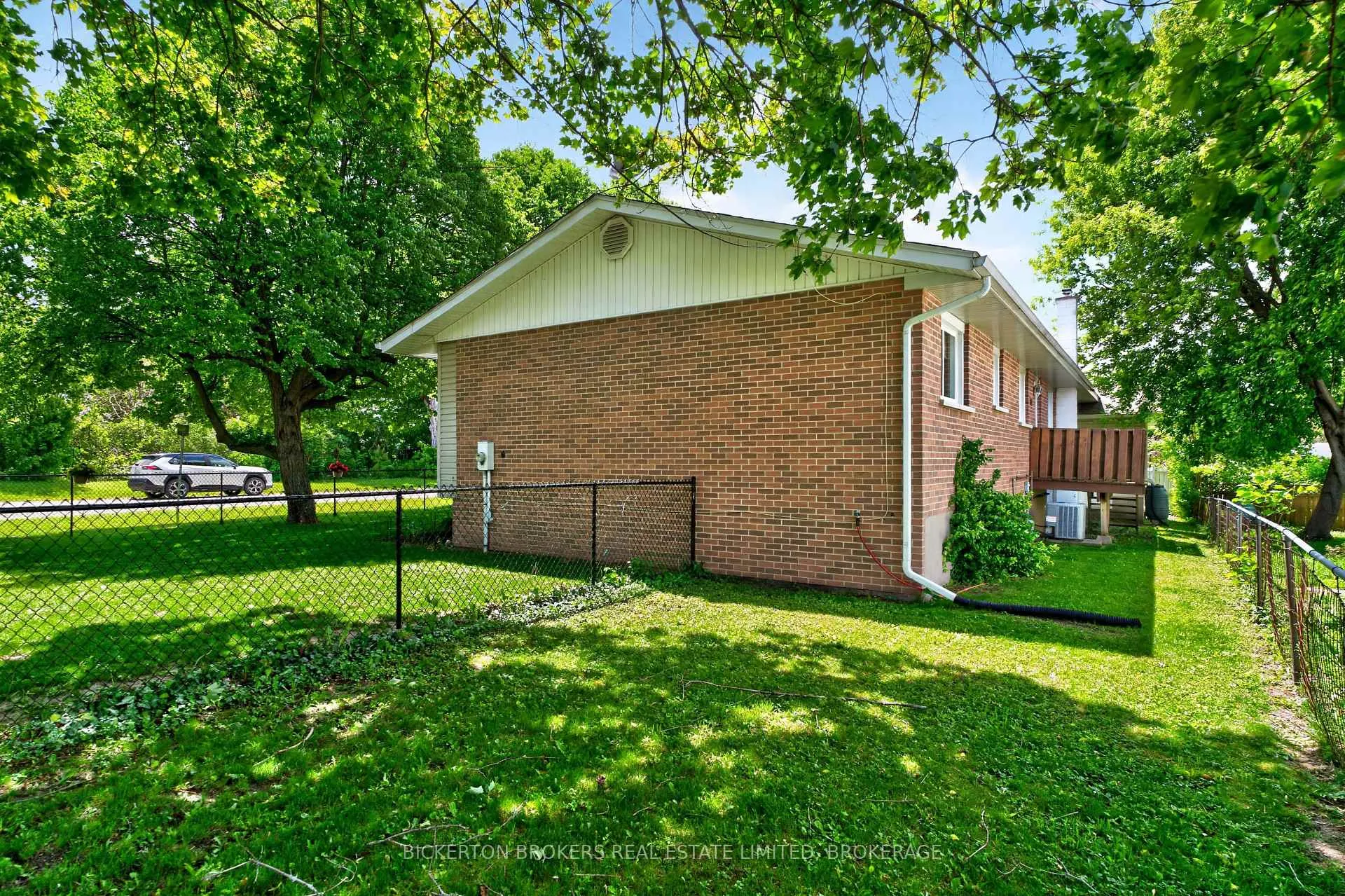 Photo 13 of 90 Ann Street, Gananoque — HOMEH
