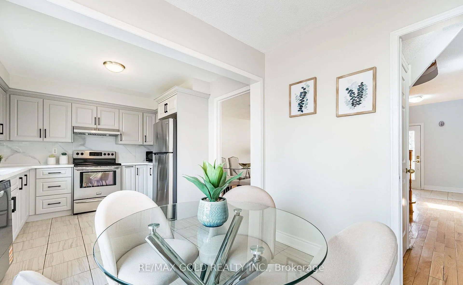 Photo 13 of 92 Moffatt Avenue, Brampton, Fletcher's West — HOMEH