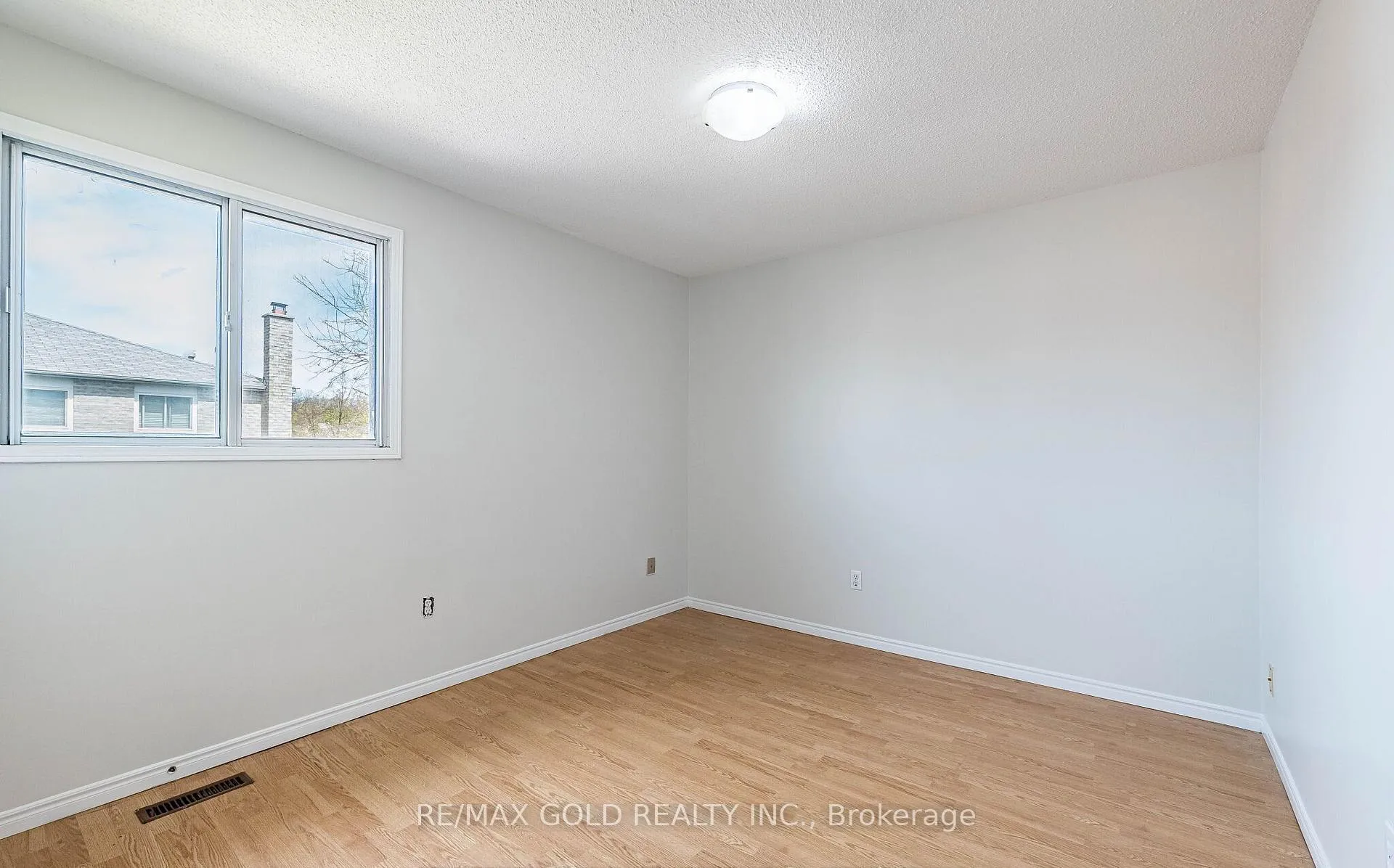 Photo 24 of 92 Moffatt Avenue, Brampton, Fletcher's West — HOMEH