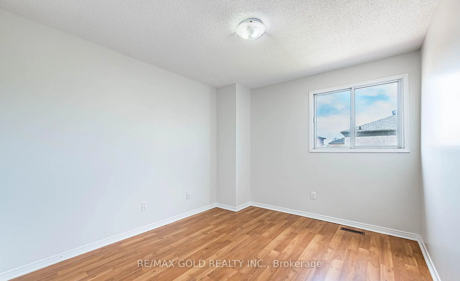 Photo 25 of 92 Moffatt Avenue, Brampton, Fletcher's West — HOMEH