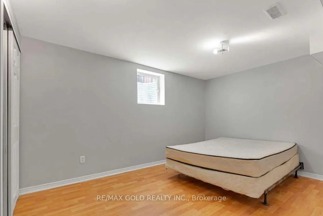 Photo 33 of 92 Moffatt Avenue, Brampton, Fletcher's West — HOMEH