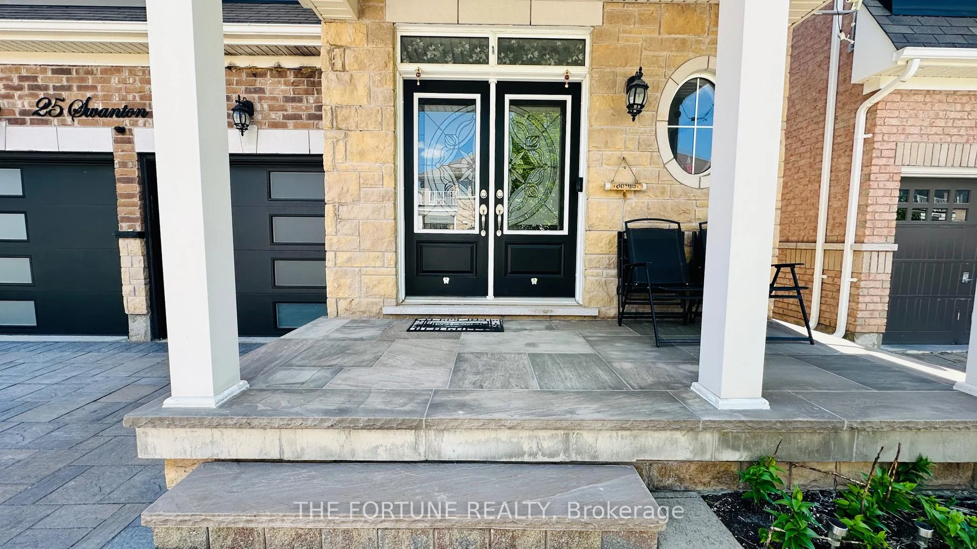 Photo 4 of 25 Swanton Road, Brampton, Credit Valley — HOMEH