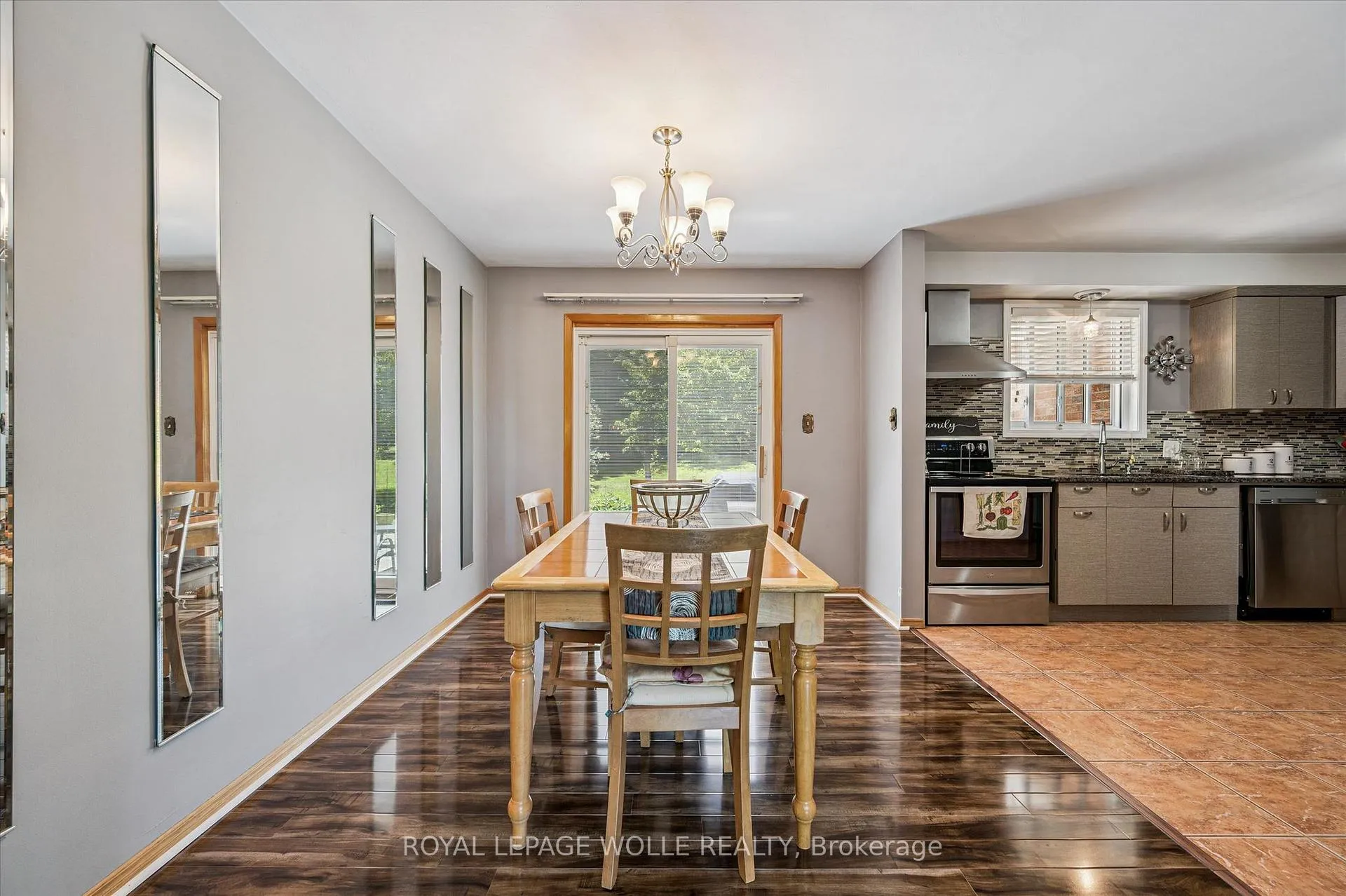 Photo 9 of 24 Devonglen Court, Kitchener — HOMEH