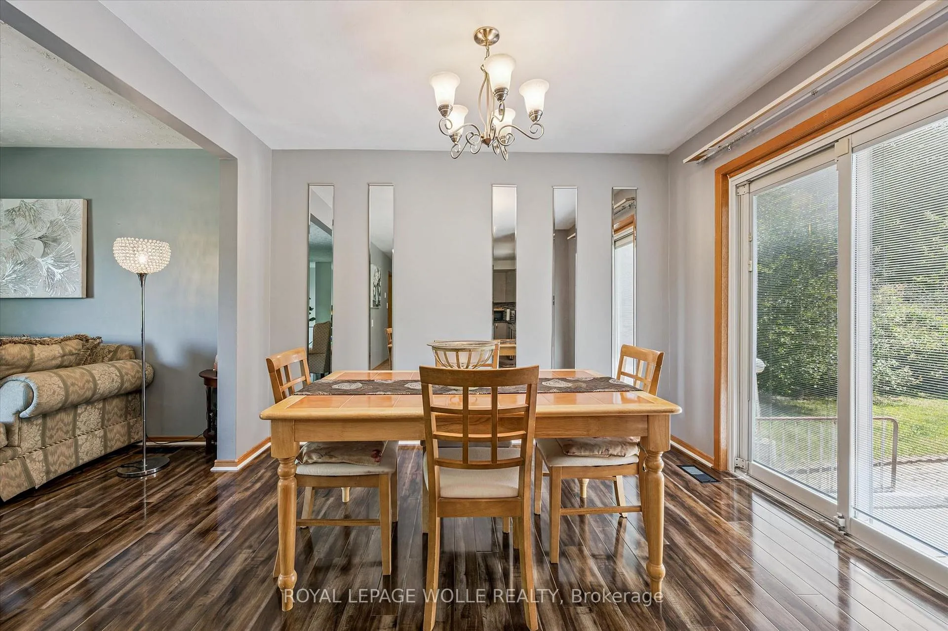 Photo 10 of 24 Devonglen Court, Kitchener — HOMEH