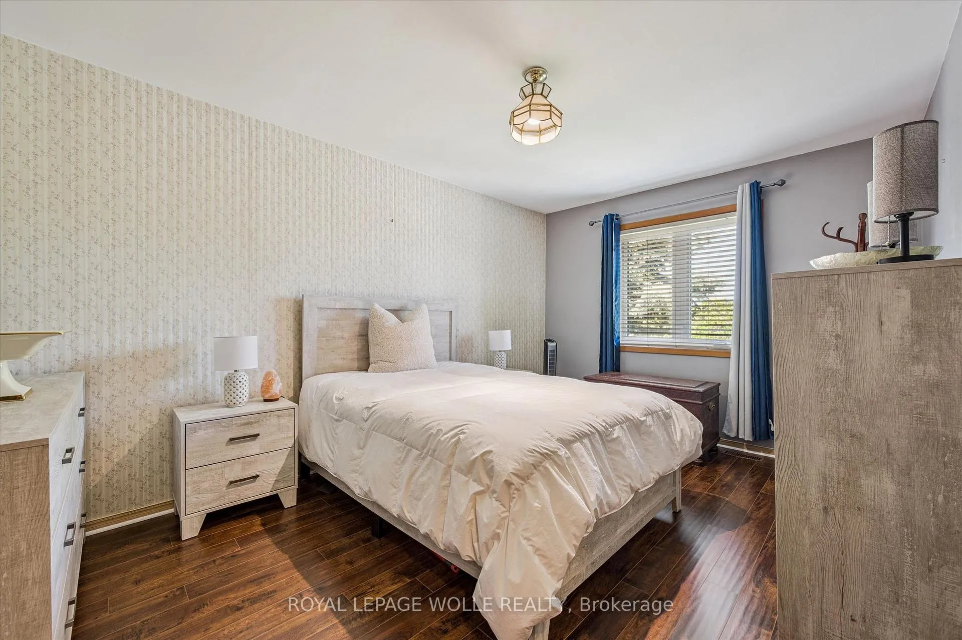 Photo 18 of 24 Devonglen Court, Kitchener — HOMEH