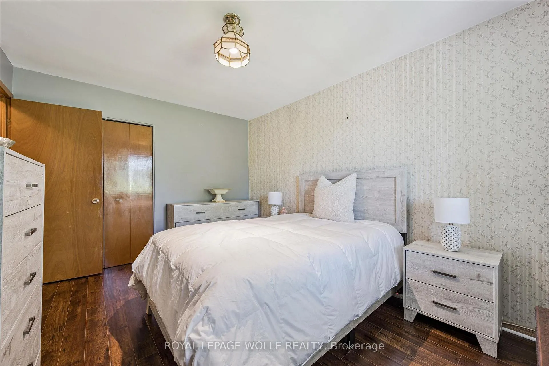 Photo 19 of 24 Devonglen Court, Kitchener — HOMEH