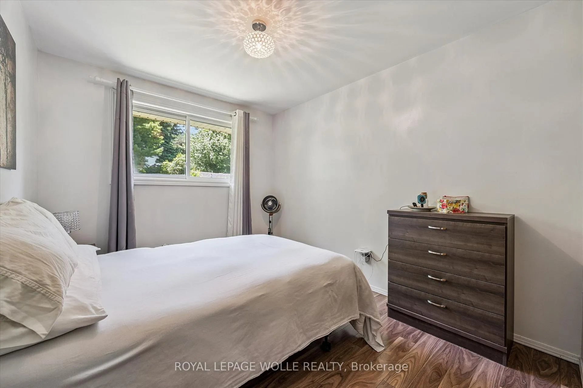 Photo 21 of 24 Devonglen Court, Kitchener — HOMEH