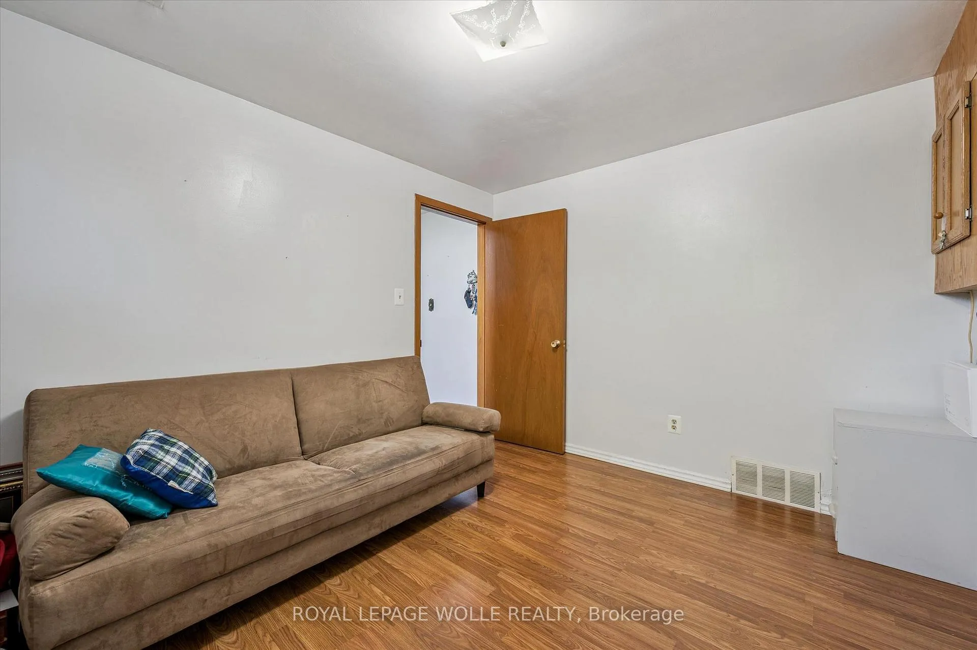 Photo 26 of 24 Devonglen Court, Kitchener — HOMEH