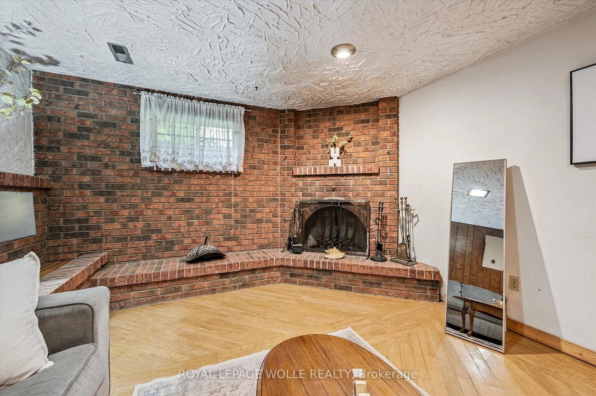 Photo 30 of 24 Devonglen Court, Kitchener — HOMEH