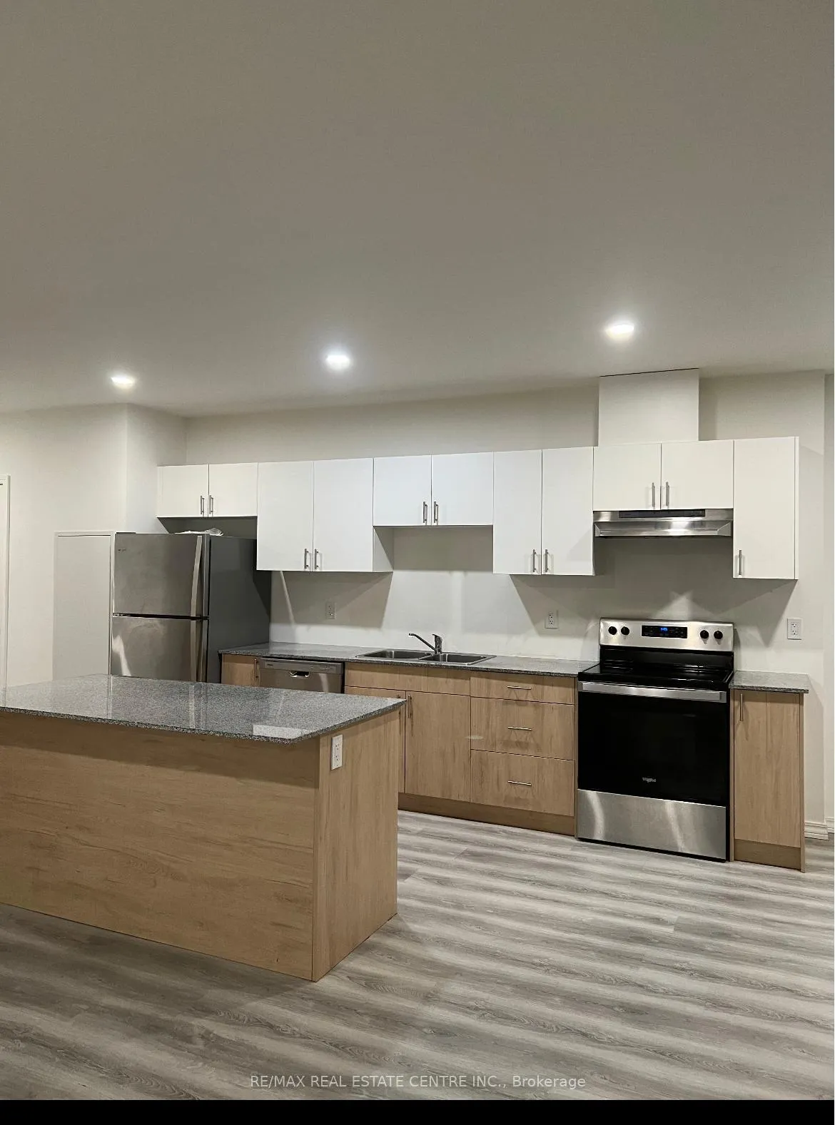 Photo 4 of Unit 810, 1098 Paisley Road, Guelph, Willow West/Sugarbush/West Acres — HOMEH
