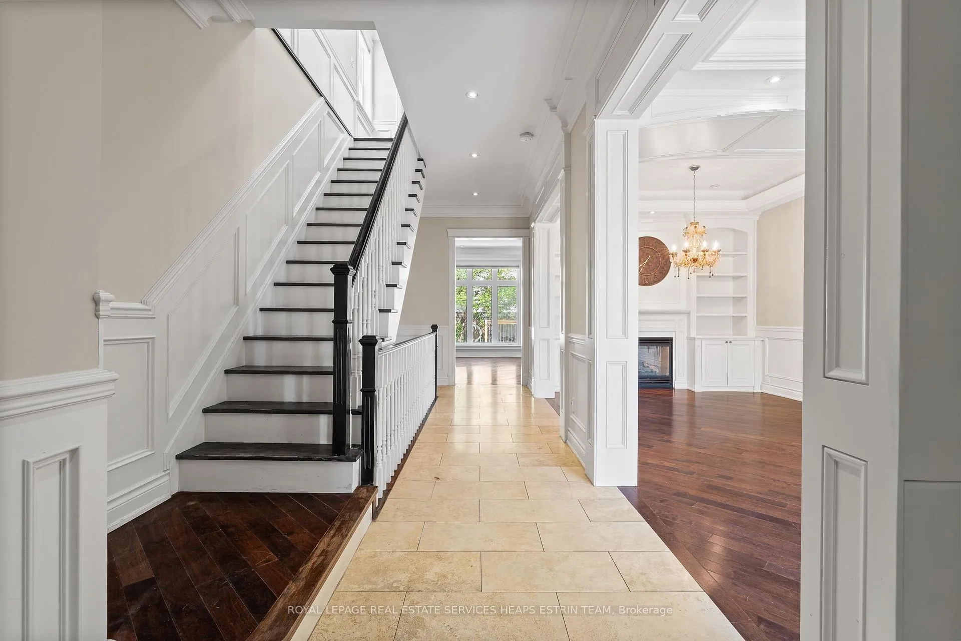 Photo 2 of 110 Parklea Drive, Toronto, Leaside — HOMEH