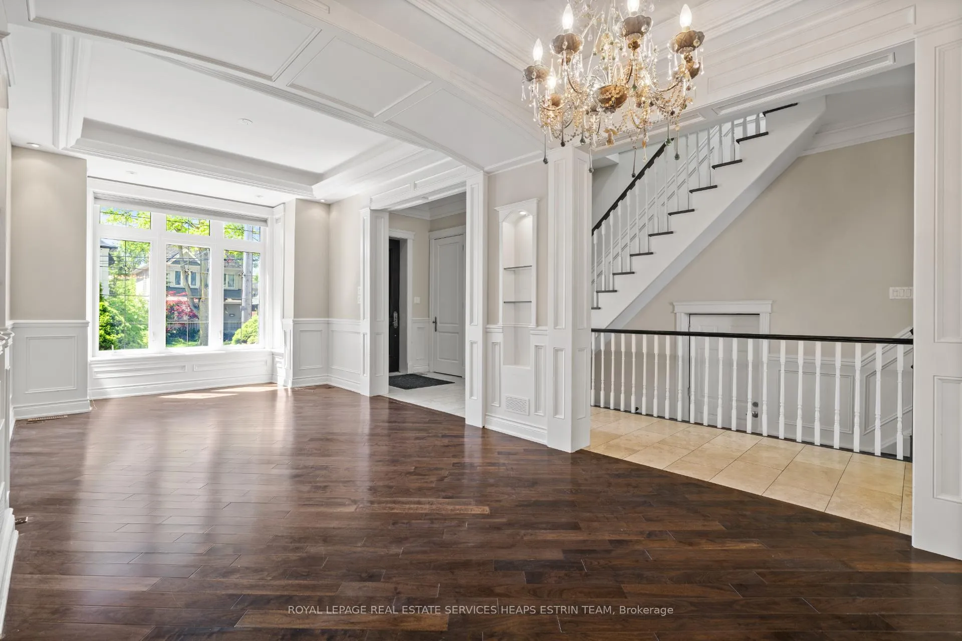 Photo 3 of 110 Parklea Drive, Toronto, Leaside — HOMEH
