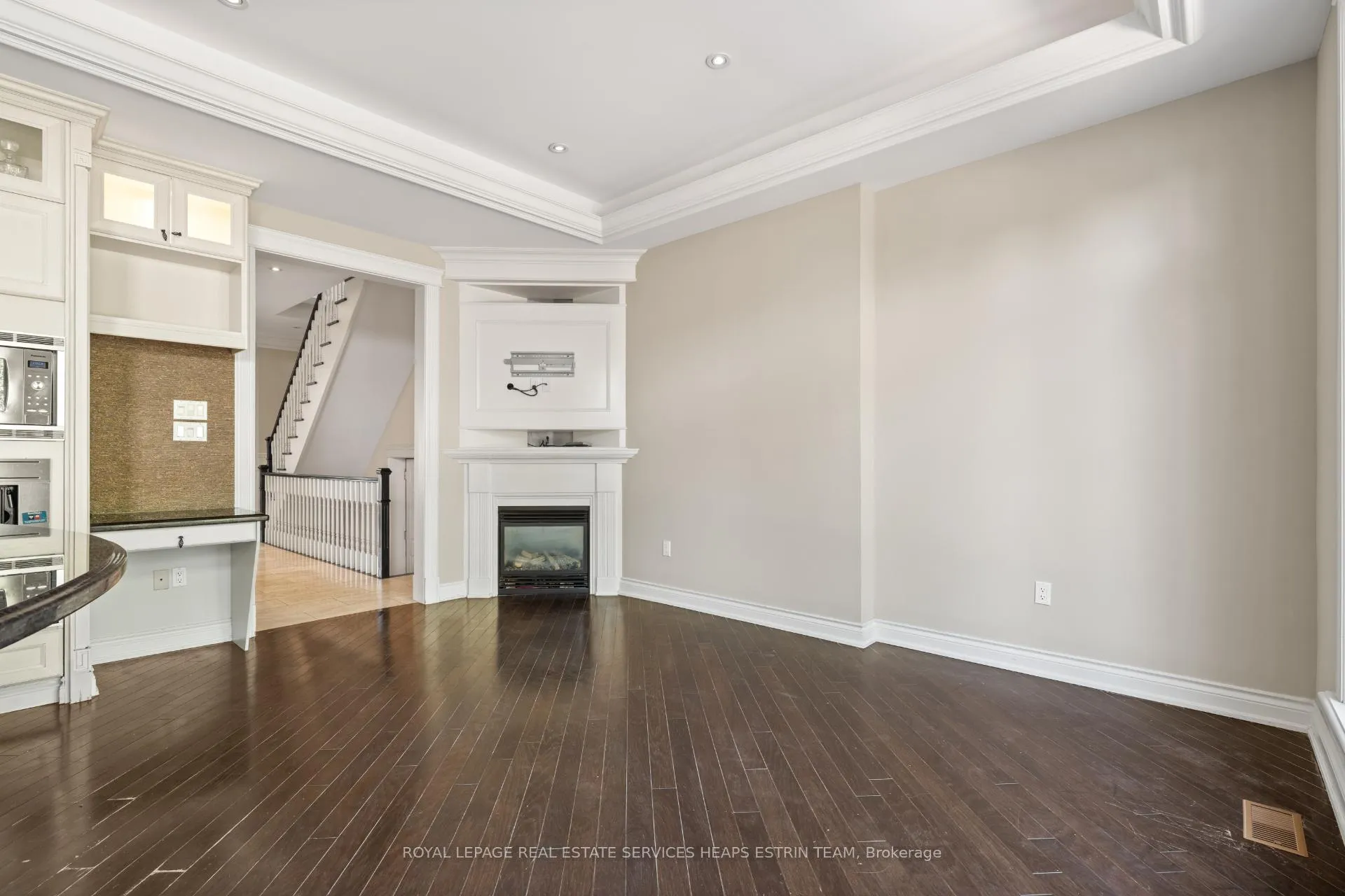 Photo 7 of 110 Parklea Drive, Toronto, Leaside — HOMEH