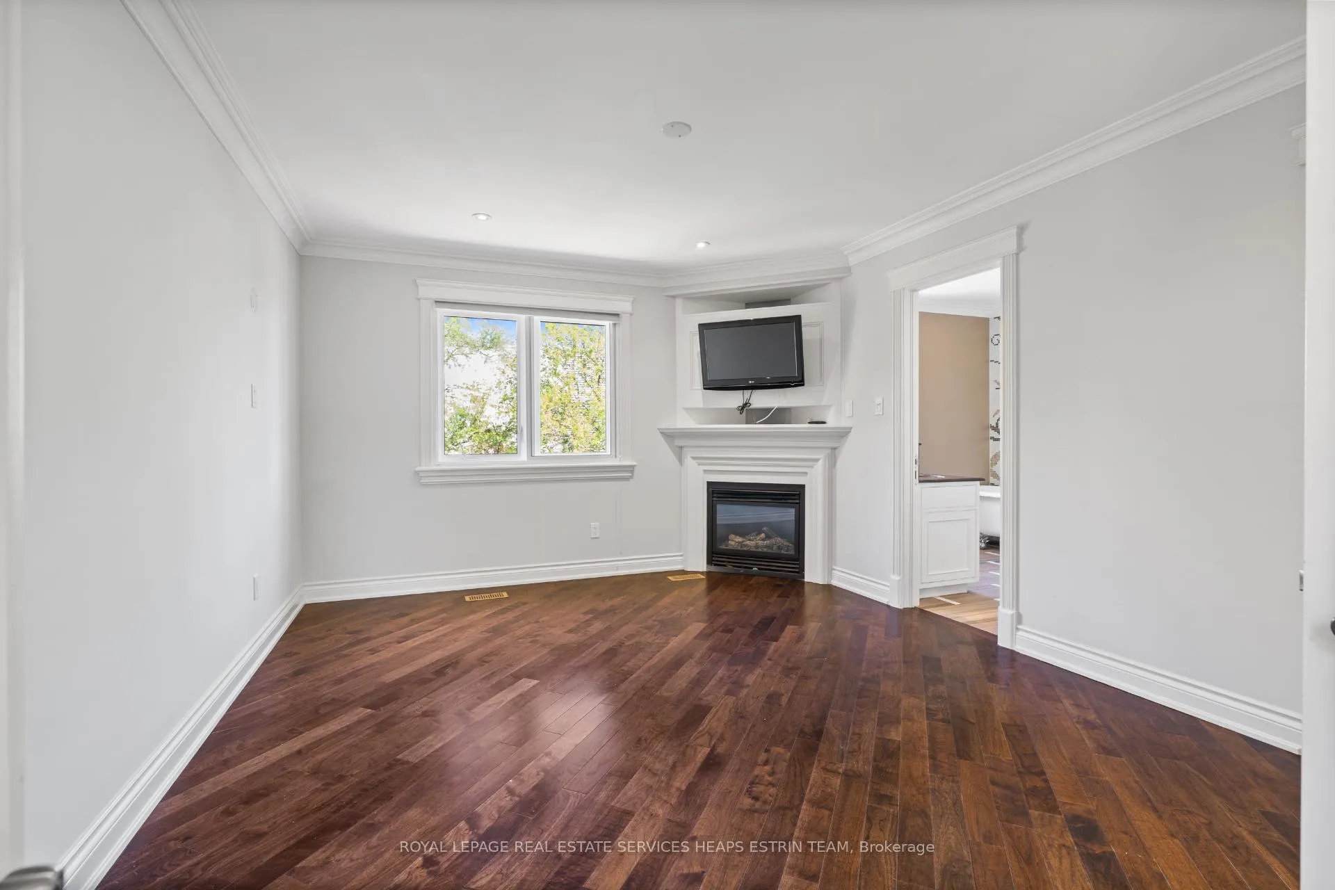 Photo 10 of 110 Parklea Drive, Toronto, Leaside — HOMEH
