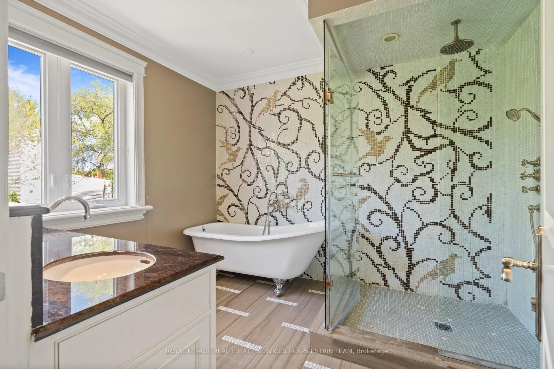Photo 11 of 110 Parklea Drive, Toronto, Leaside — HOMEH