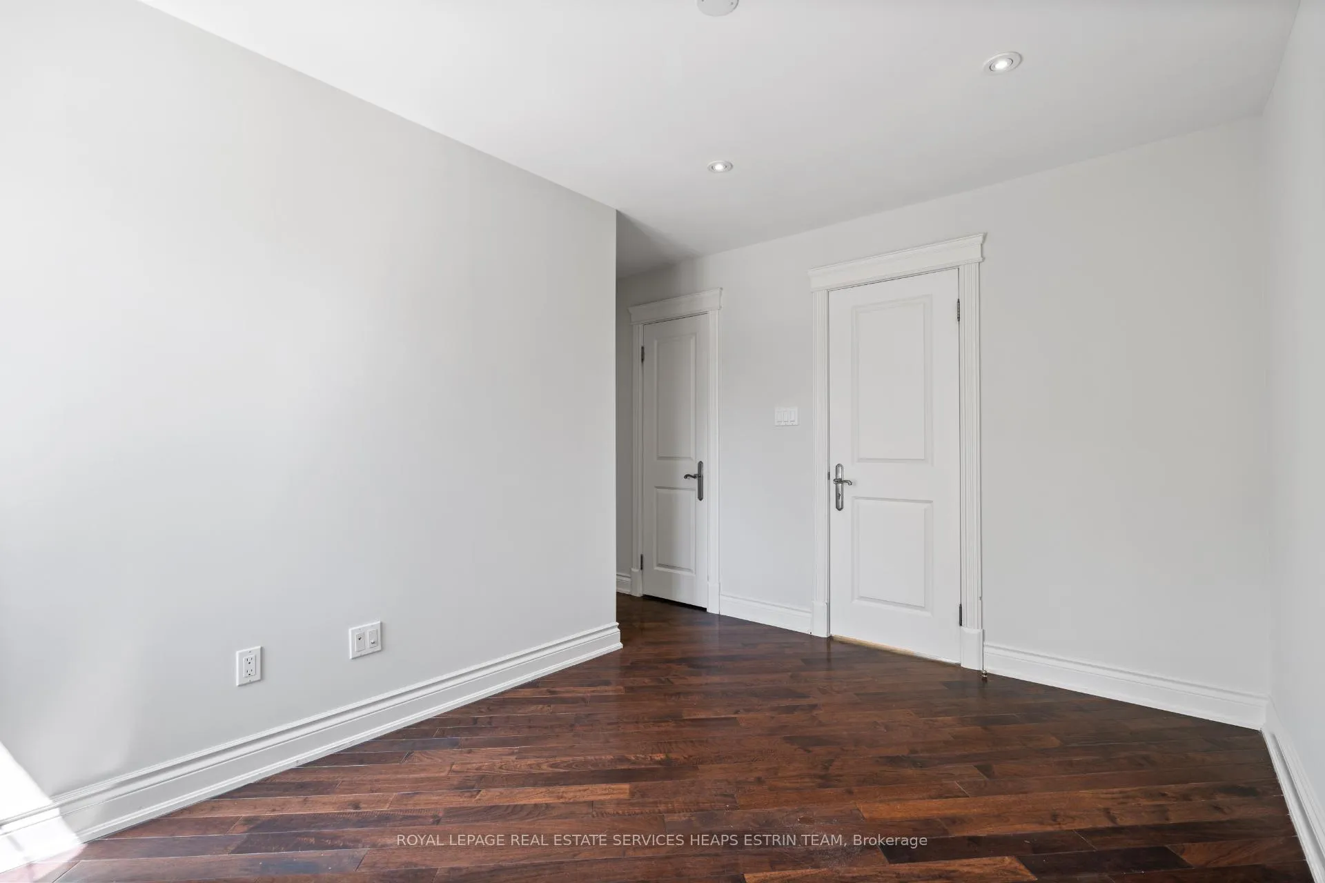 Photo 17 of 110 Parklea Drive, Toronto, Leaside — HOMEH