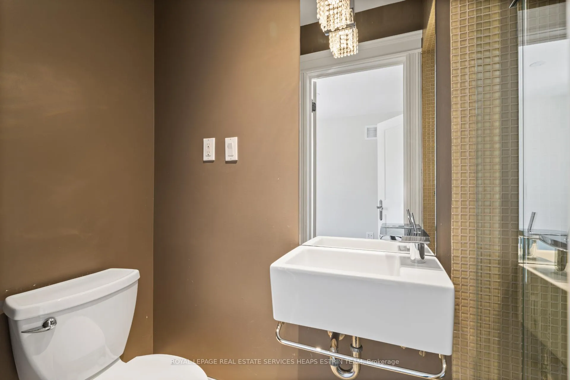 Photo 18 of 110 Parklea Drive, Toronto, Leaside — HOMEH