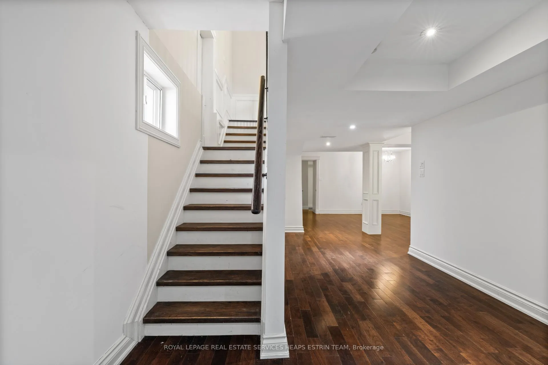 Photo 19 of 110 Parklea Drive, Toronto, Leaside — HOMEH