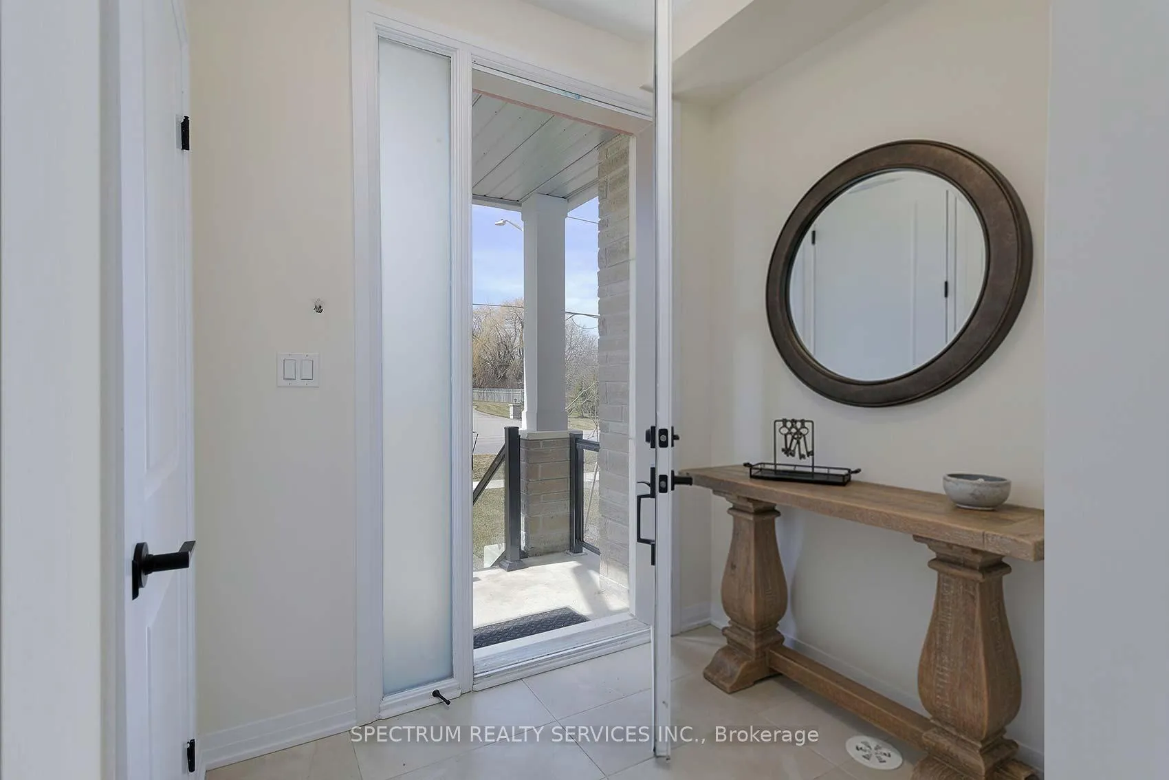 Photo 4 of 176 De La Roche Drive, Vaughan, Vellore Village — HOMEH