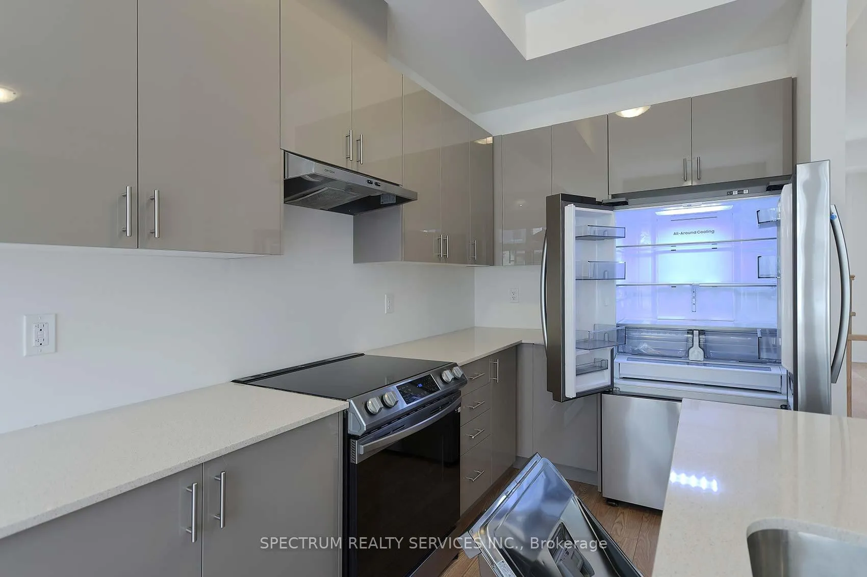 Photo 14 of 176 De La Roche Drive, Vaughan, Vellore Village — HOMEH