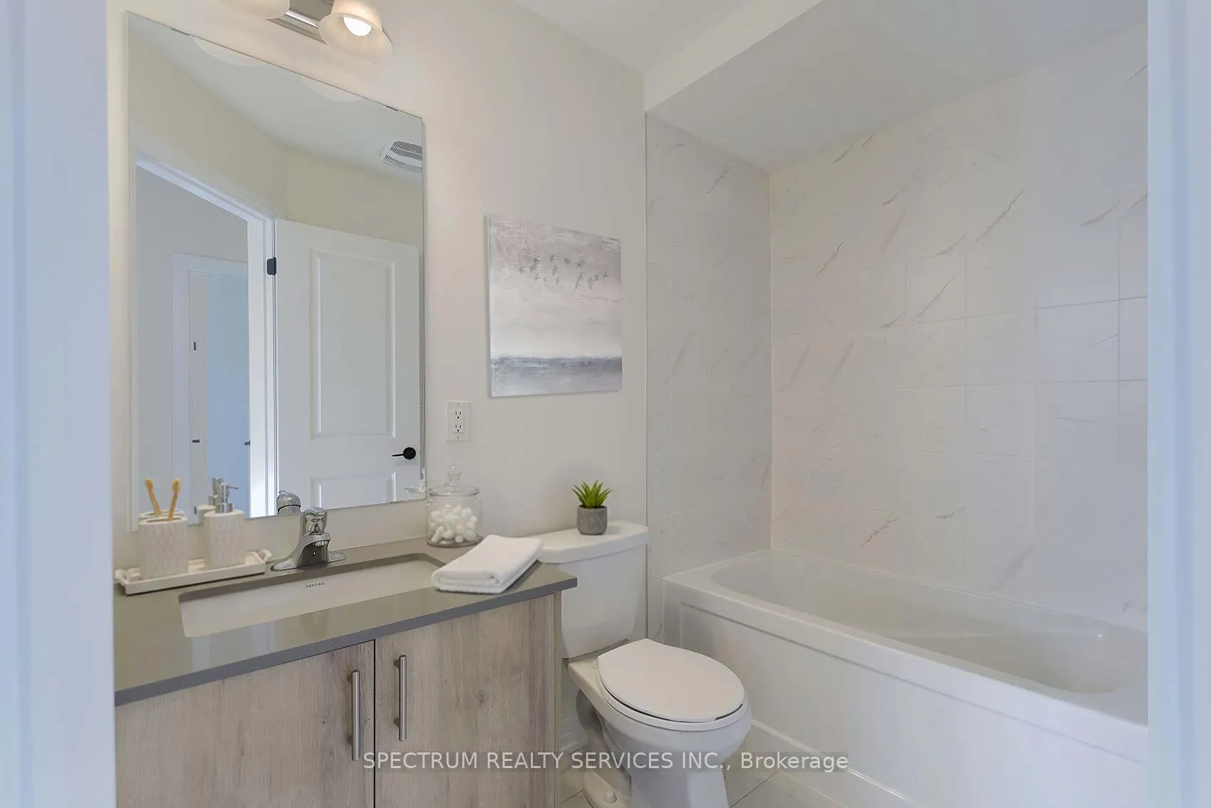 Photo 33 of 176 De La Roche Drive, Vaughan, Vellore Village — HOMEH