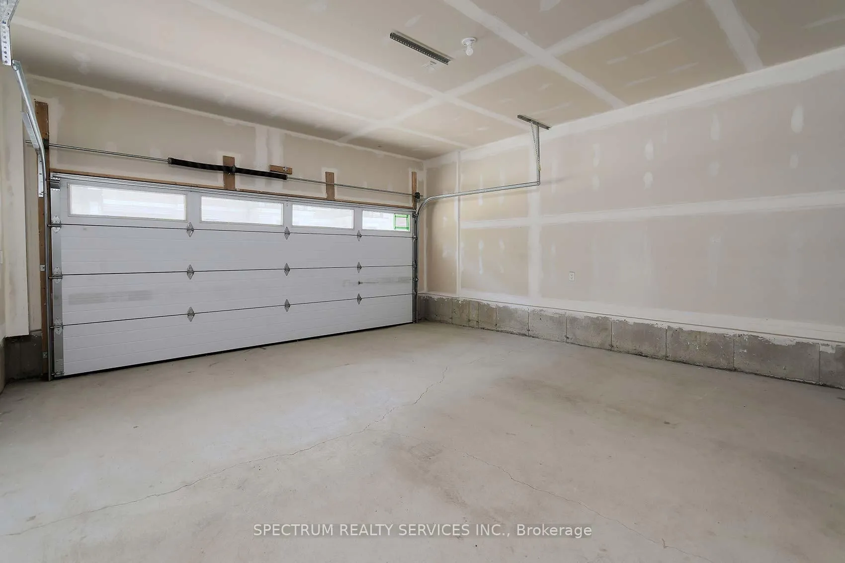 Photo 35 of 176 De La Roche Drive, Vaughan, Vellore Village — HOMEH
