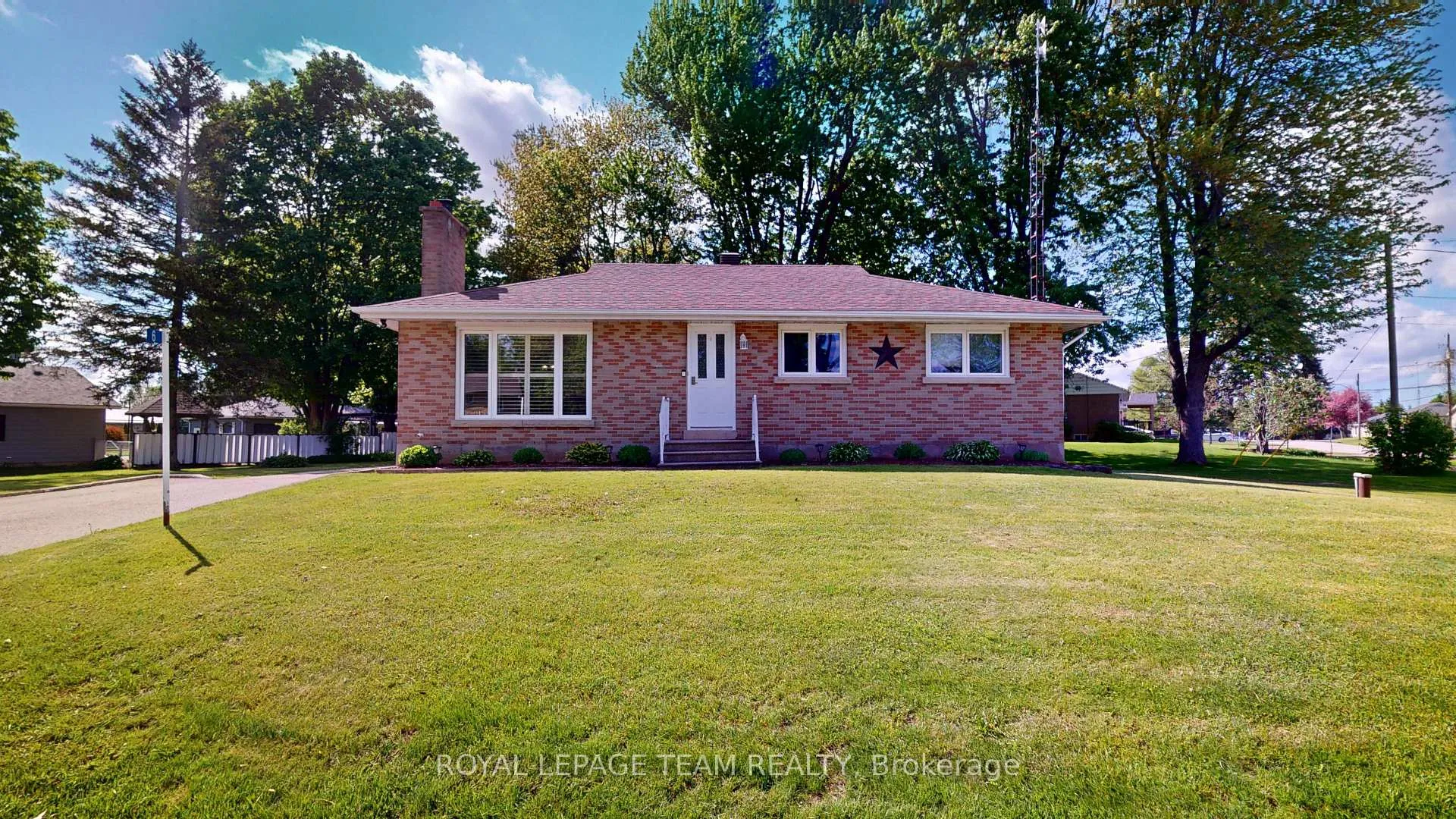 Photo 1 of 6 Broad Street, Augusta, Augusta Twp — HOMEH