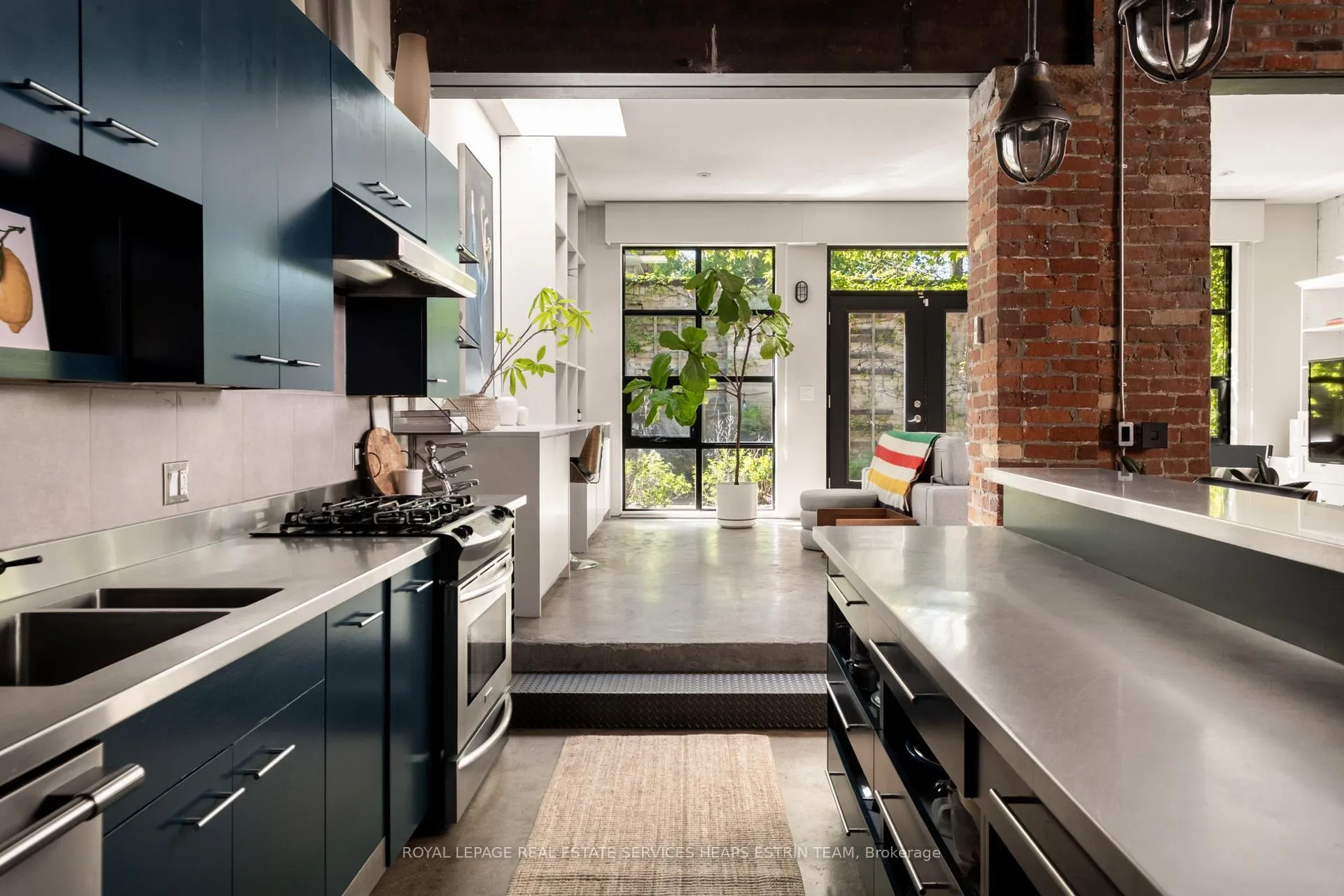Photo 11 of 121R Fermanagh Avenue, Toronto, Roncesvalles — HOMEH