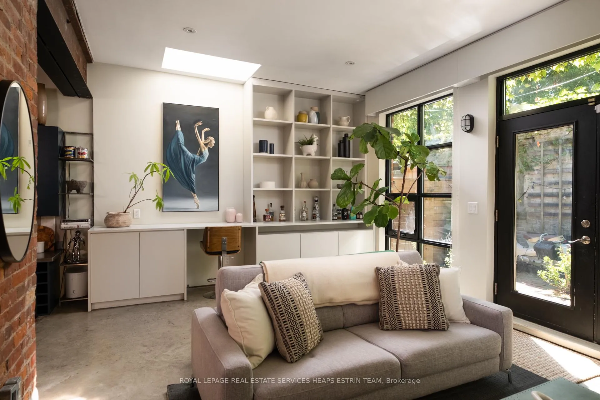 Photo 13 of 121R Fermanagh Avenue, Toronto, Roncesvalles — HOMEH