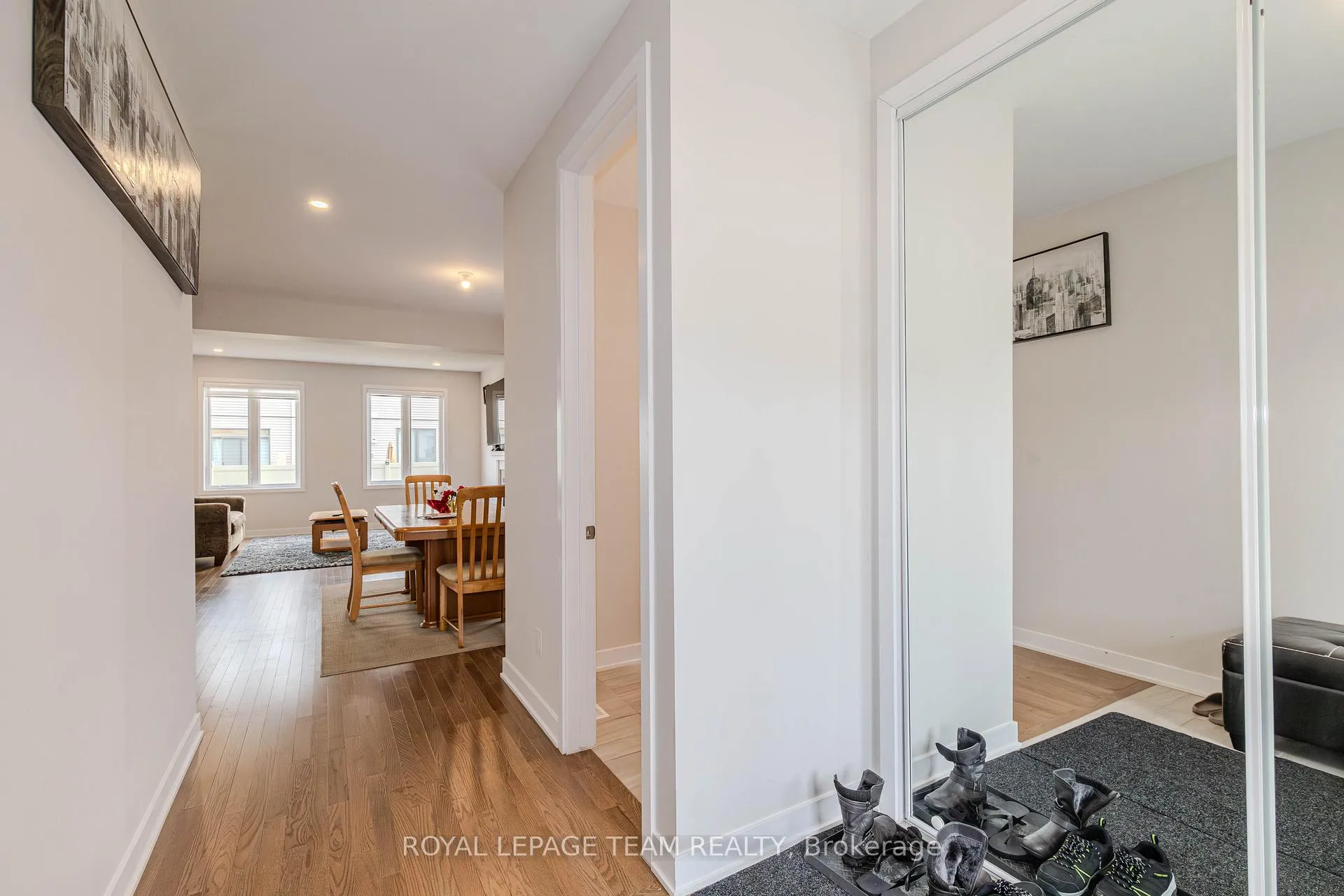 Photo 4 of 97 Mudminnow Crescent, Ottawa, Avalon West — HOMEH
