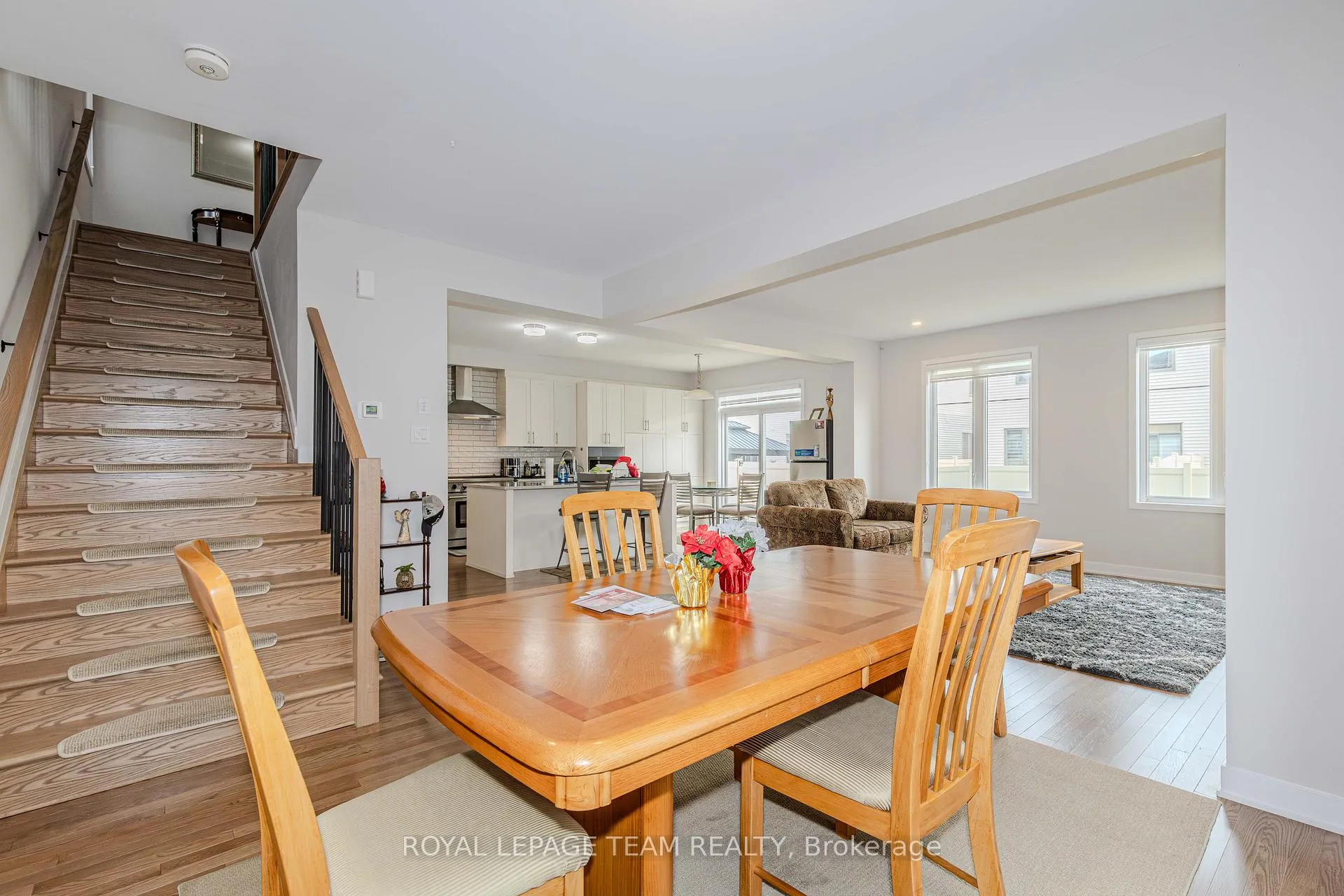 Photo 10 of 97 Mudminnow Crescent, Ottawa, Avalon West — HOMEH