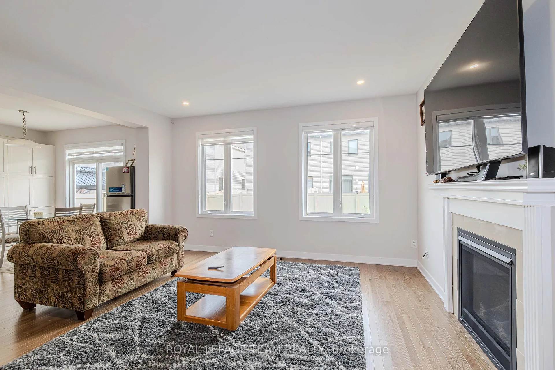 Photo 11 of 97 Mudminnow Crescent, Ottawa, Avalon West — HOMEH