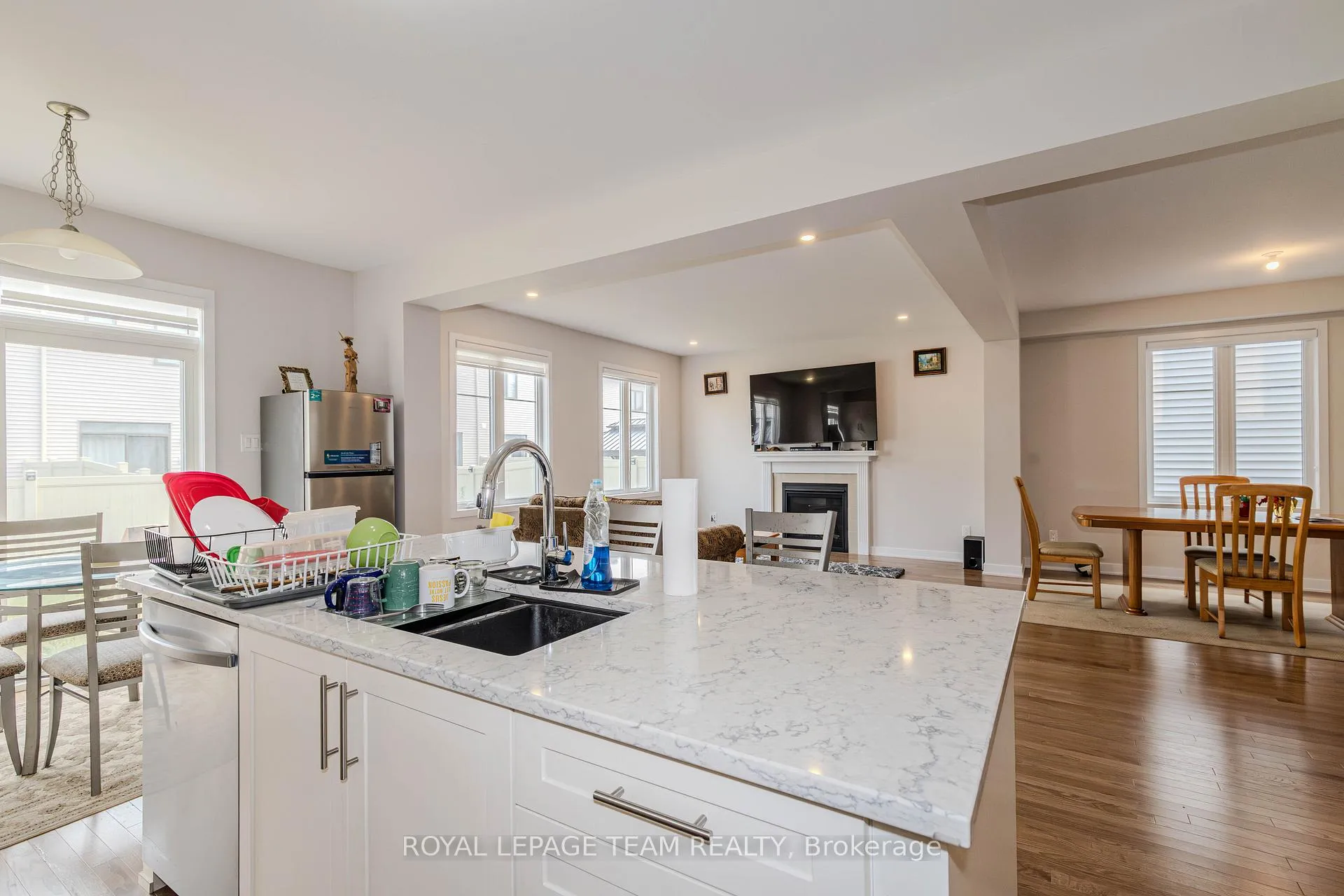 Photo 21 of 97 Mudminnow Crescent, Ottawa, Avalon West — HOMEH