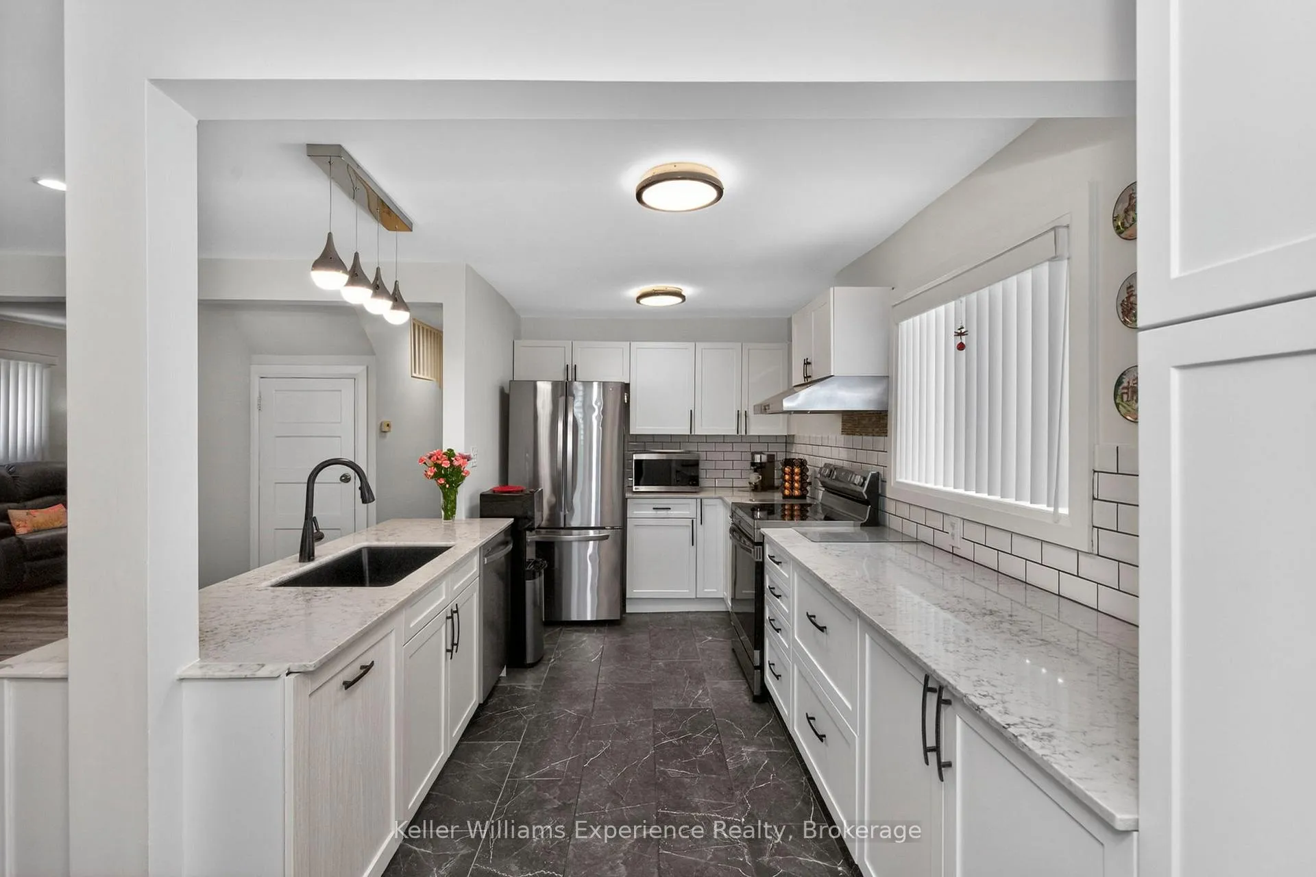 Photo 6 of 174 Seventh Street, Midland — HOMEH