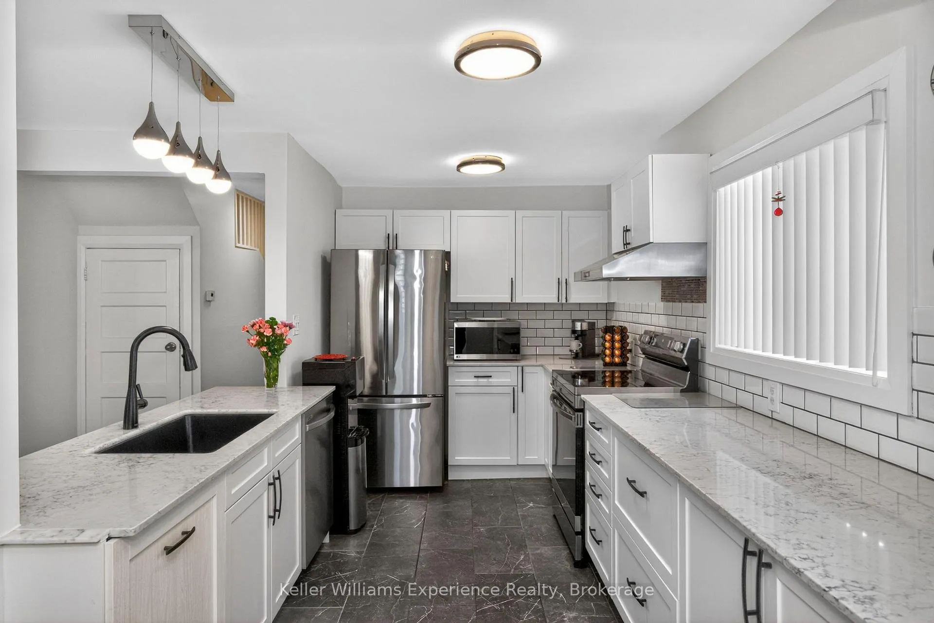 Photo 7 of 174 Seventh Street, Midland — HOMEH