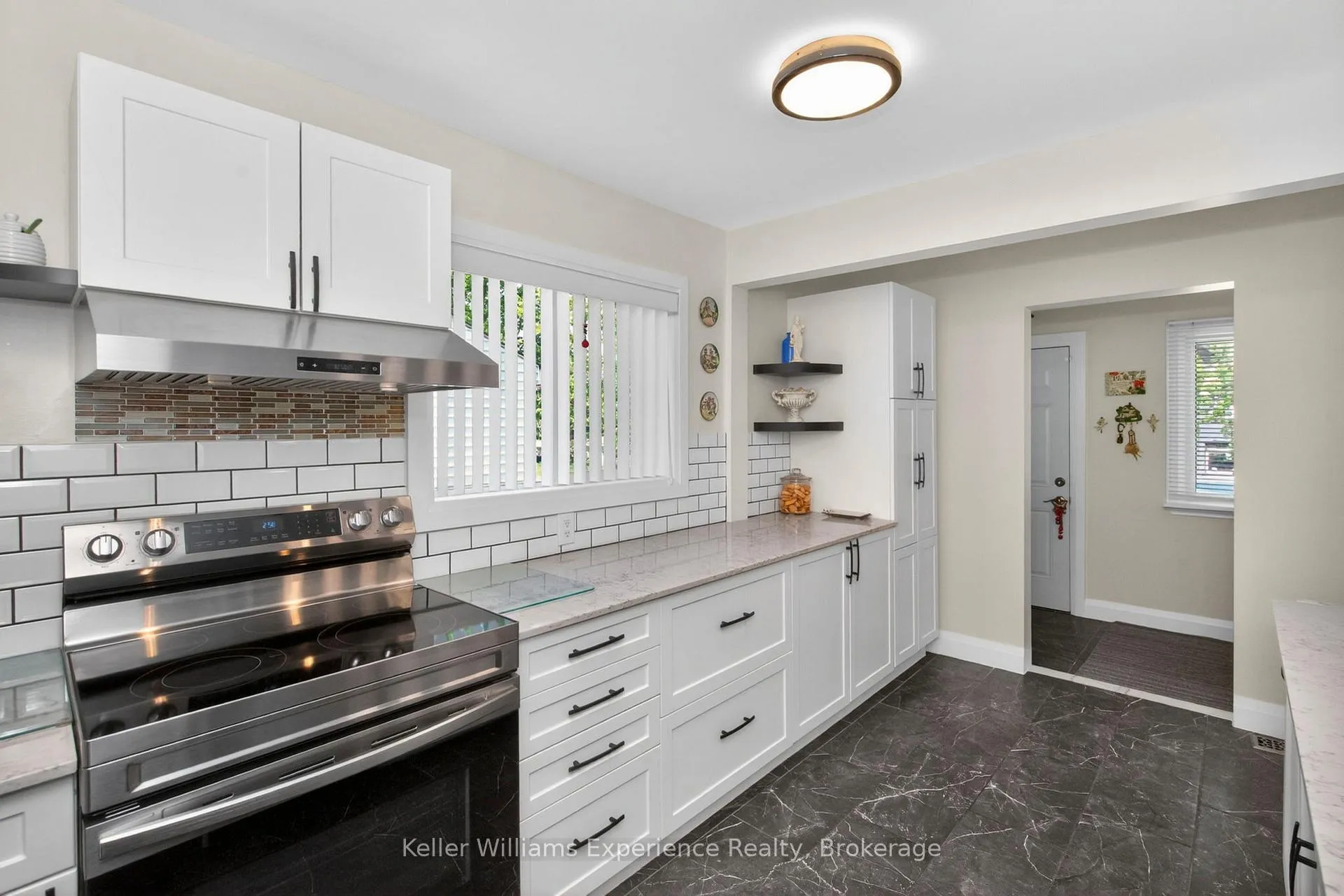 Photo 11 of 174 Seventh Street, Midland — HOMEH