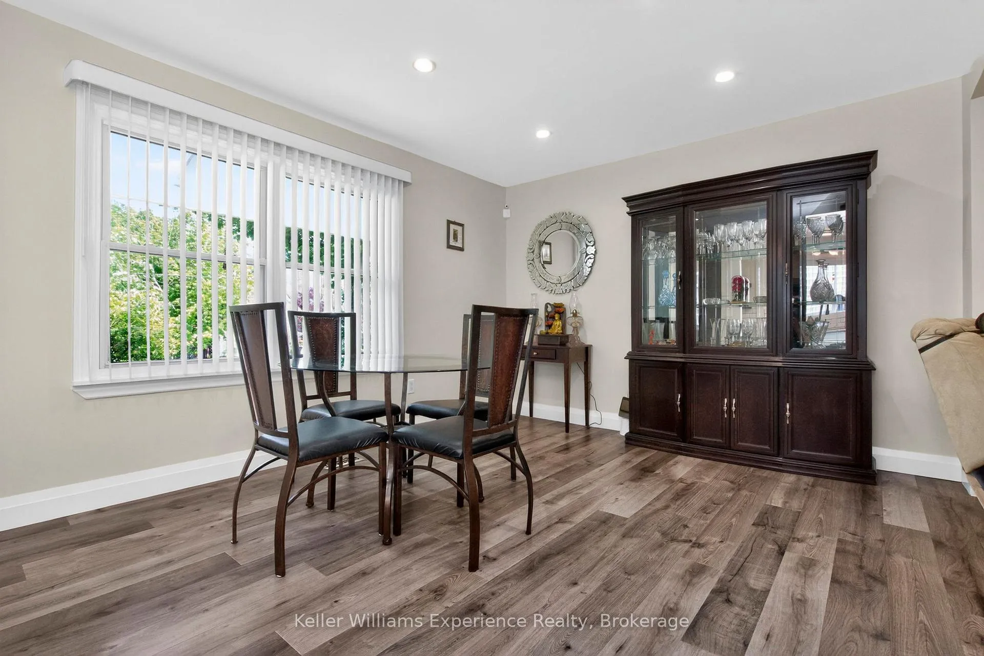 Photo 12 of 174 Seventh Street, Midland — HOMEH