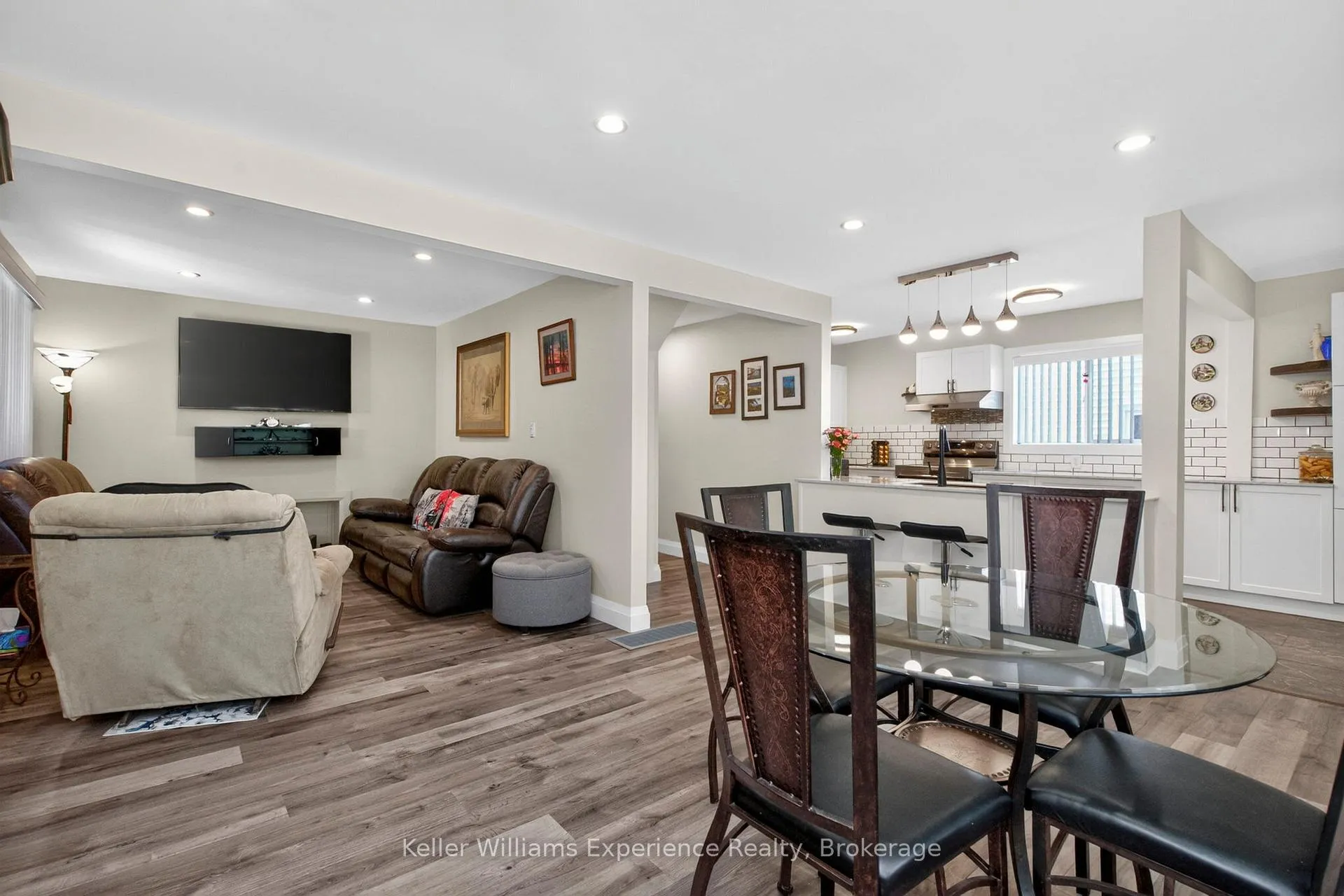 Photo 13 of 174 Seventh Street, Midland — HOMEH