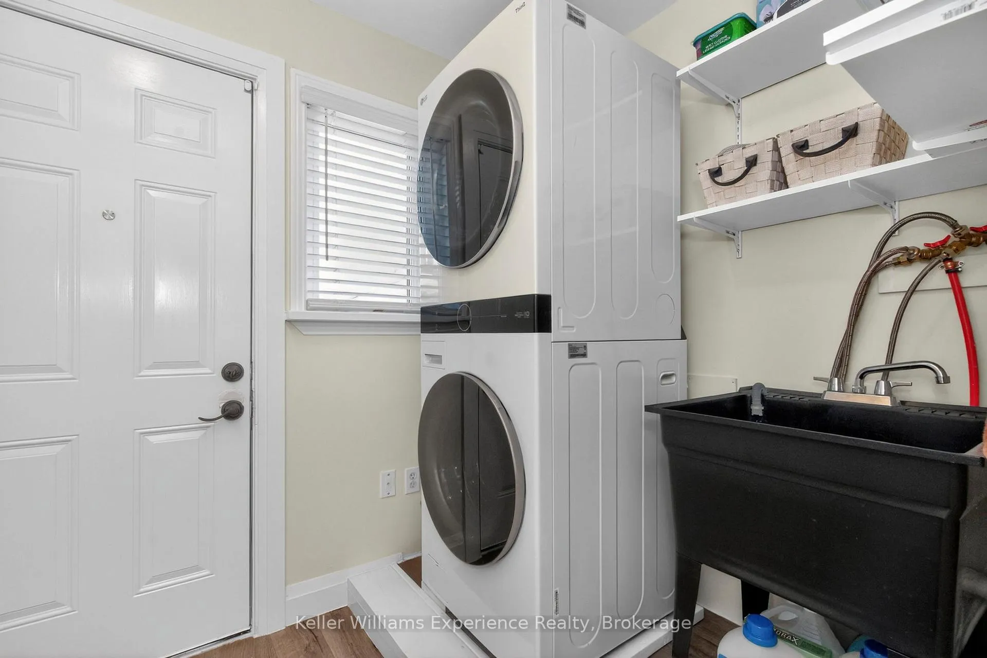 Photo 19 of 174 Seventh Street, Midland — HOMEH
