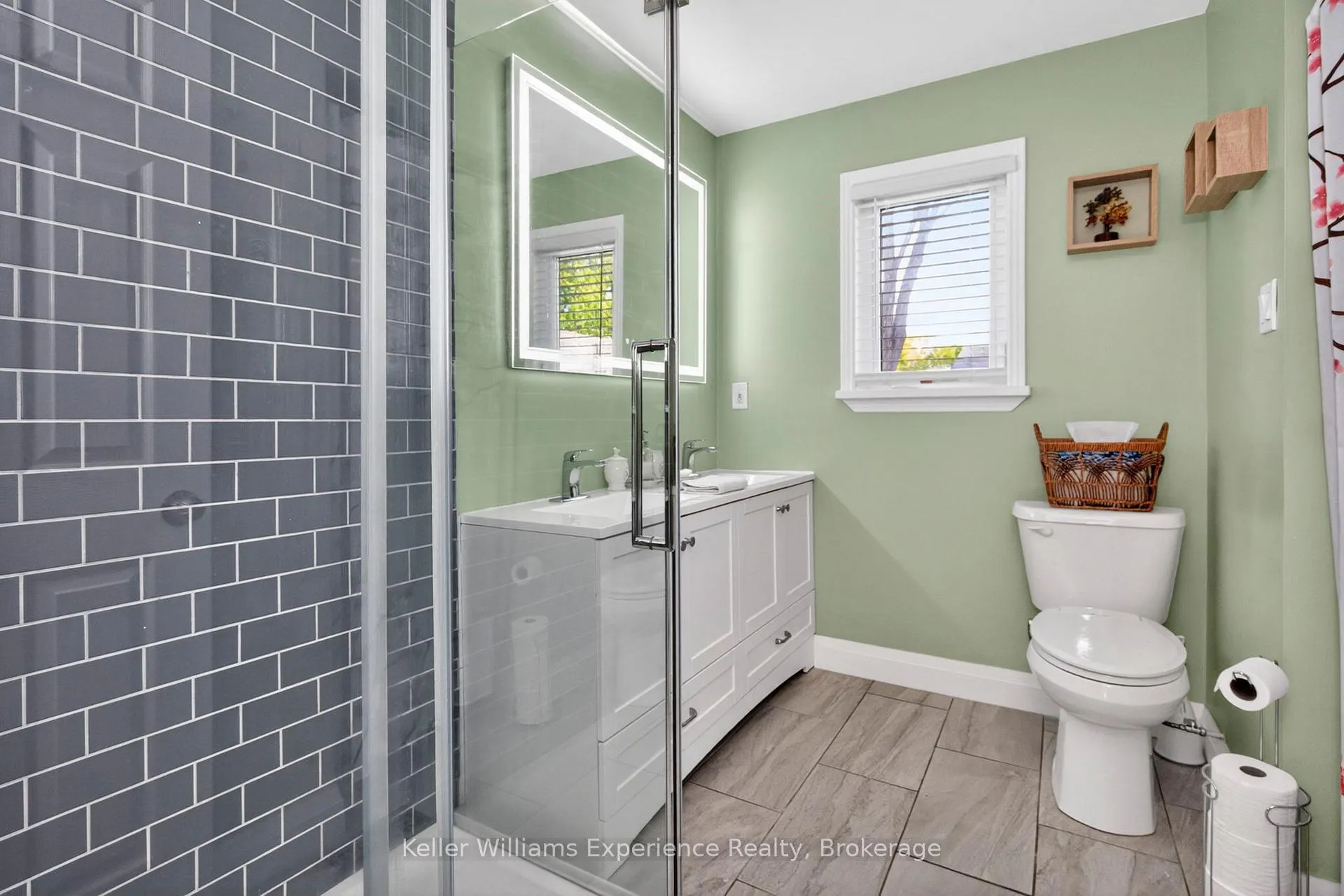 Photo 23 of 174 Seventh Street, Midland — HOMEH