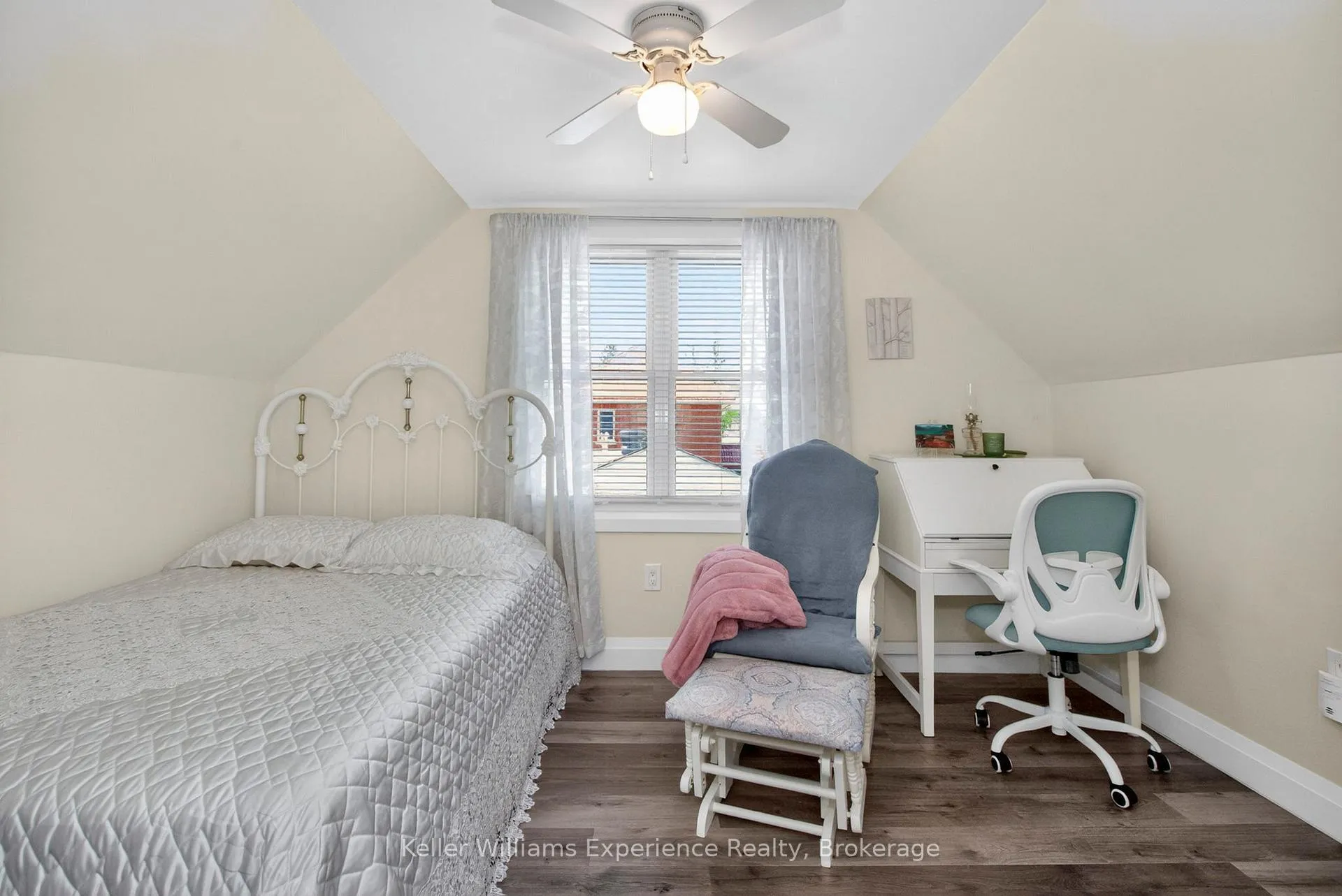 Photo 28 of 174 Seventh Street, Midland — HOMEH