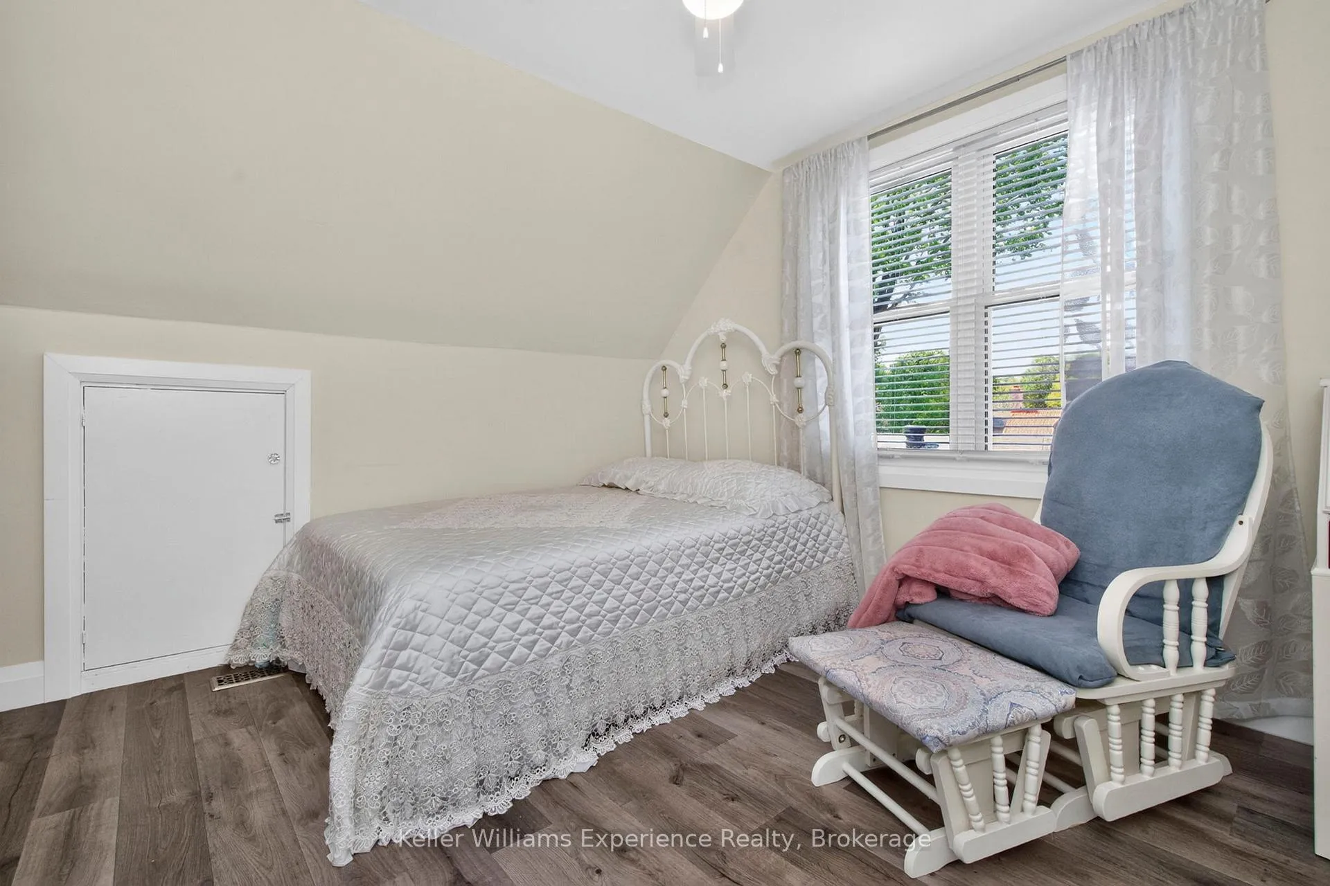 Photo 29 of 174 Seventh Street, Midland — HOMEH