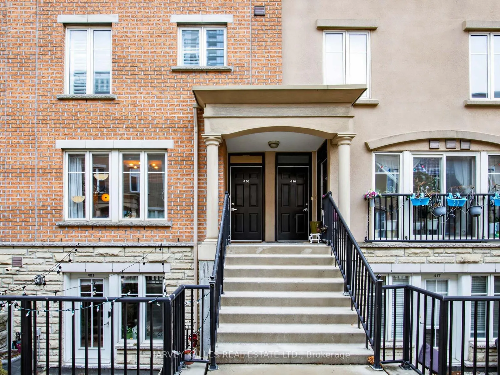 Front of Unit 420, 34 Western Battery Road
