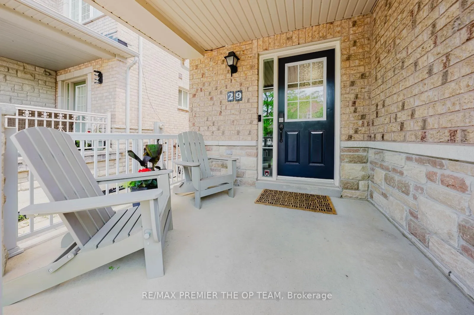 Photo 4 of 29 Manordale Crescent, Vaughan, Vellore Village — HOMEH