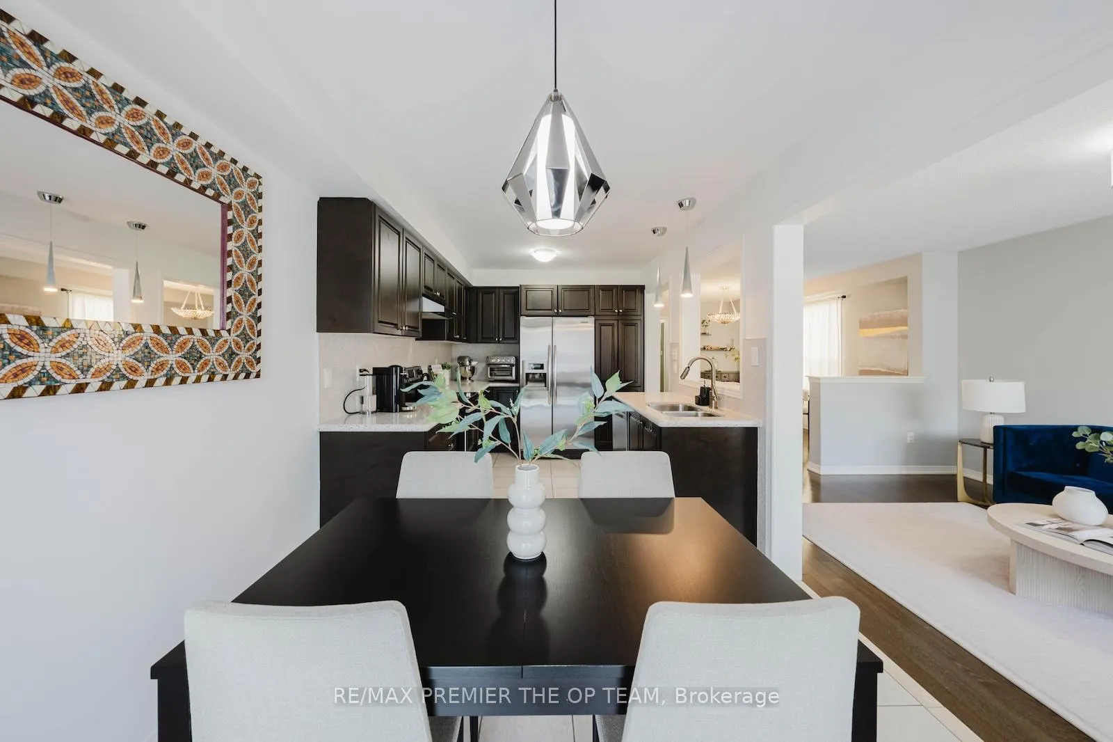 Photo 11 of 29 Manordale Crescent, Vaughan, Vellore Village — HOMEH