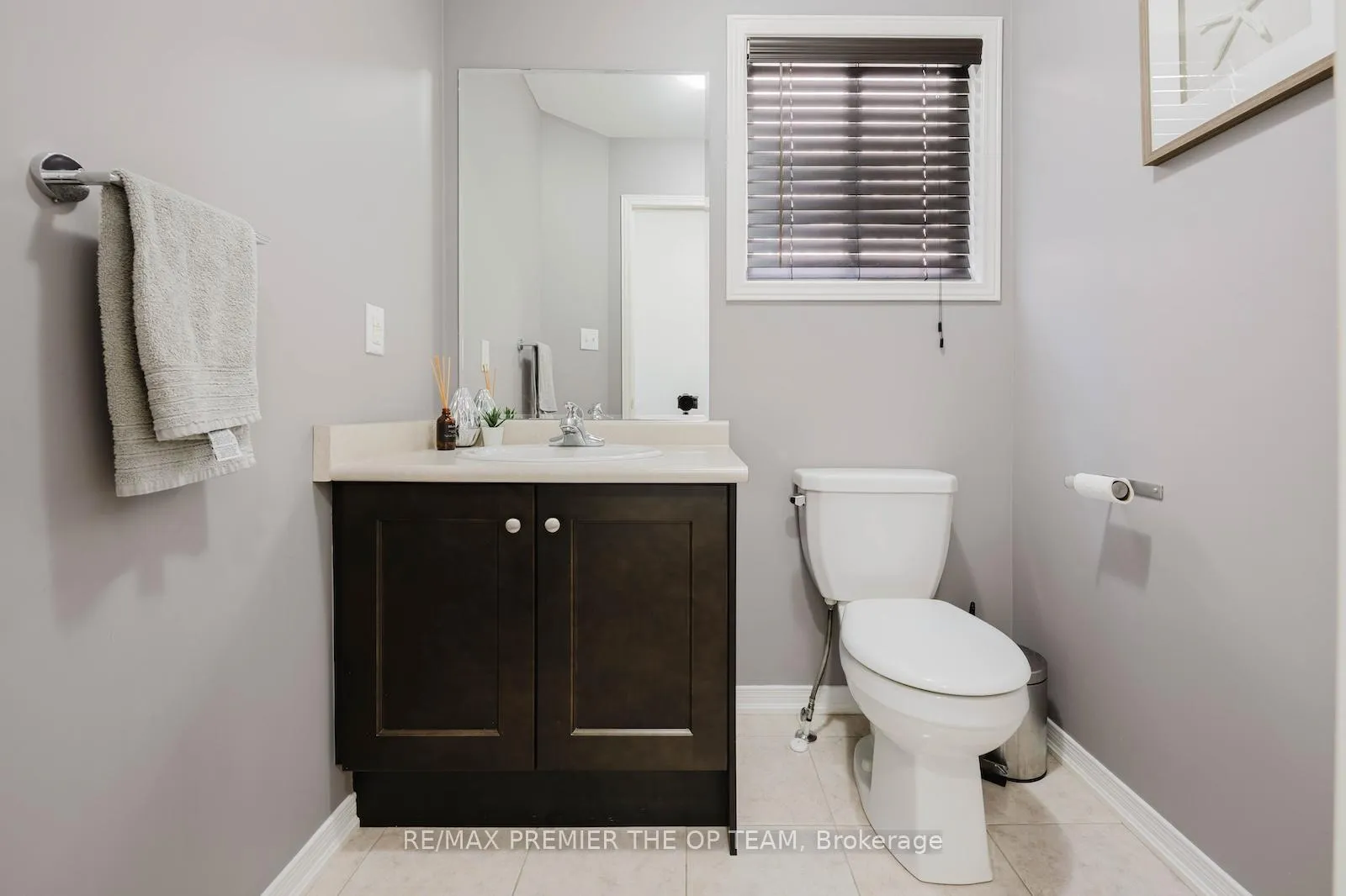 Photo 15 of 29 Manordale Crescent, Vaughan, Vellore Village — HOMEH