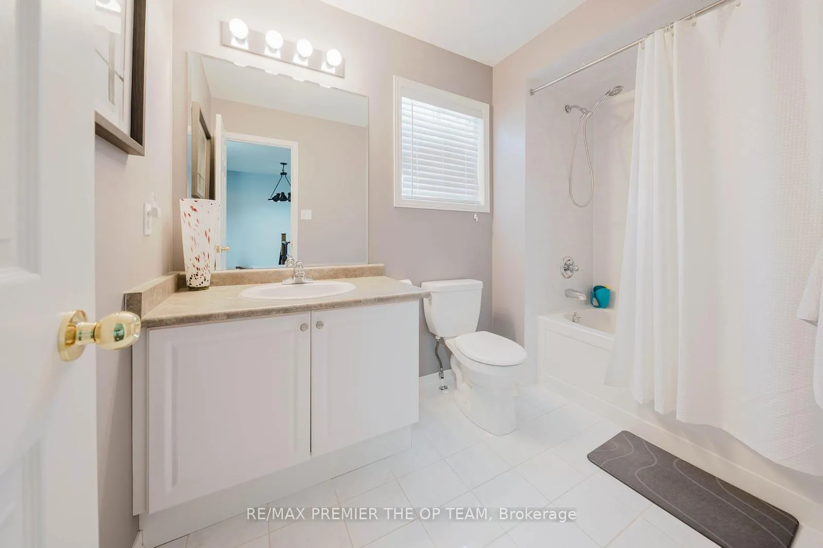 Photo 27 of 29 Manordale Crescent, Vaughan, Vellore Village — HOMEH